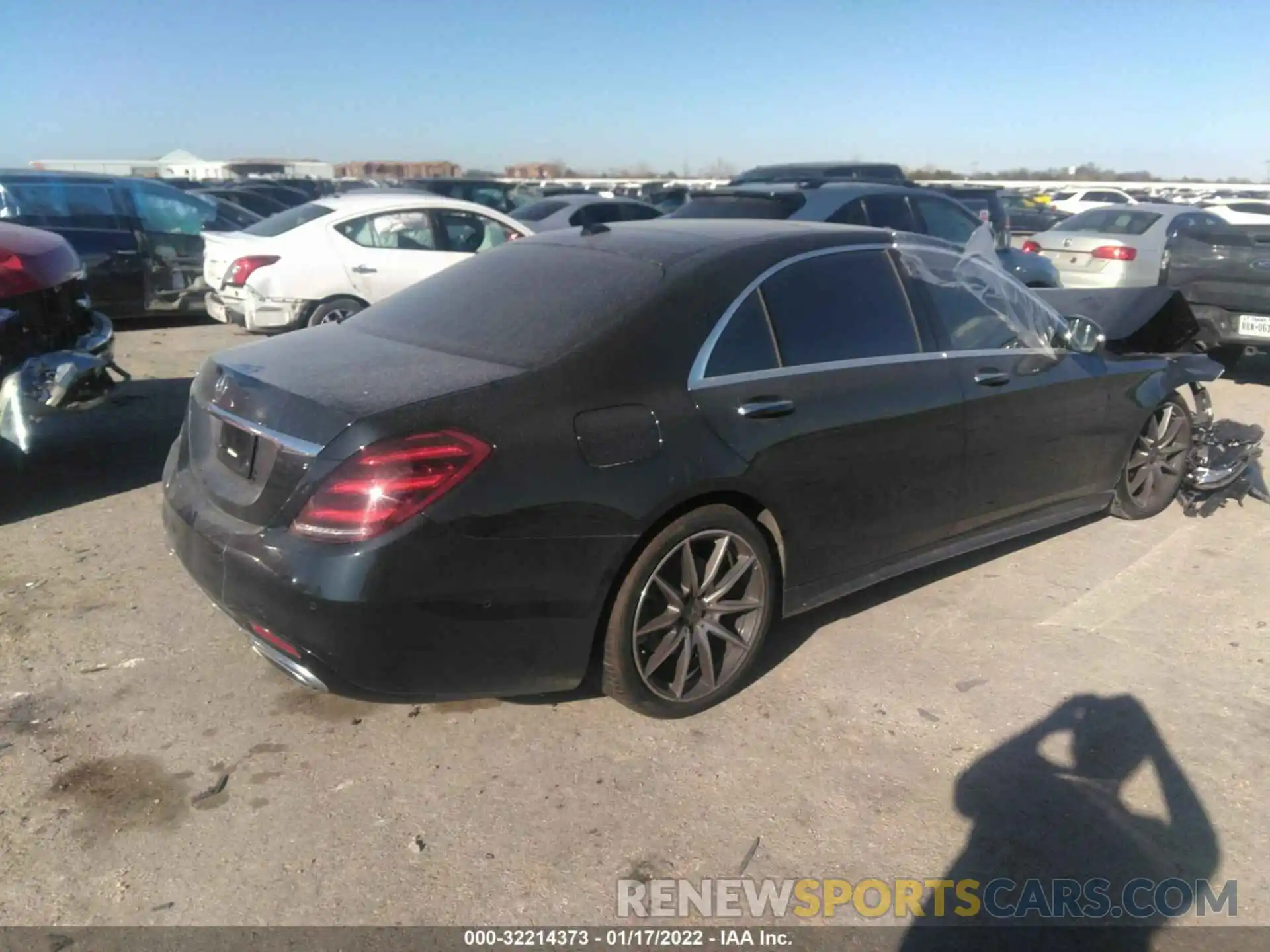 4 Фотография поврежденного автомобиля W1KUG8DB5LA553383 MERCEDES-BENZ S-CLASS 2020