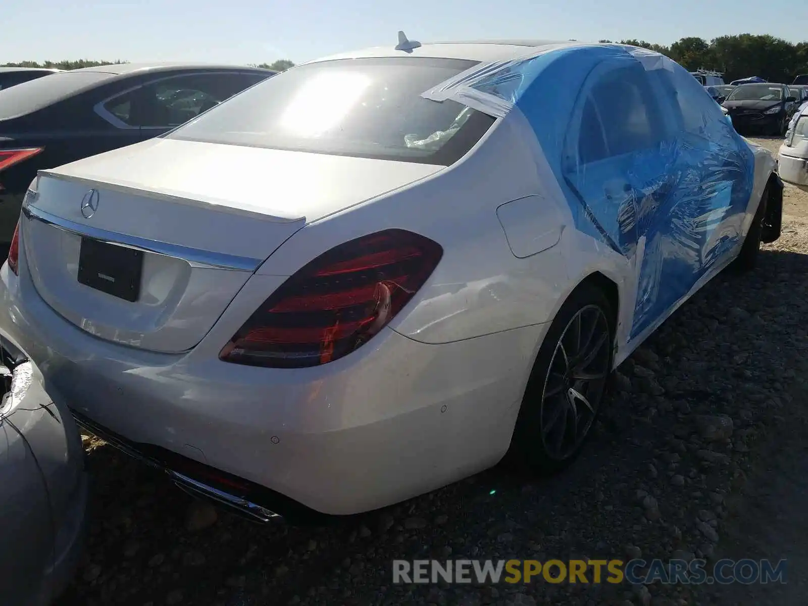 4 Photograph of a damaged car W1KUG8DB5LA568076 MERCEDES-BENZ S CLASS 2020