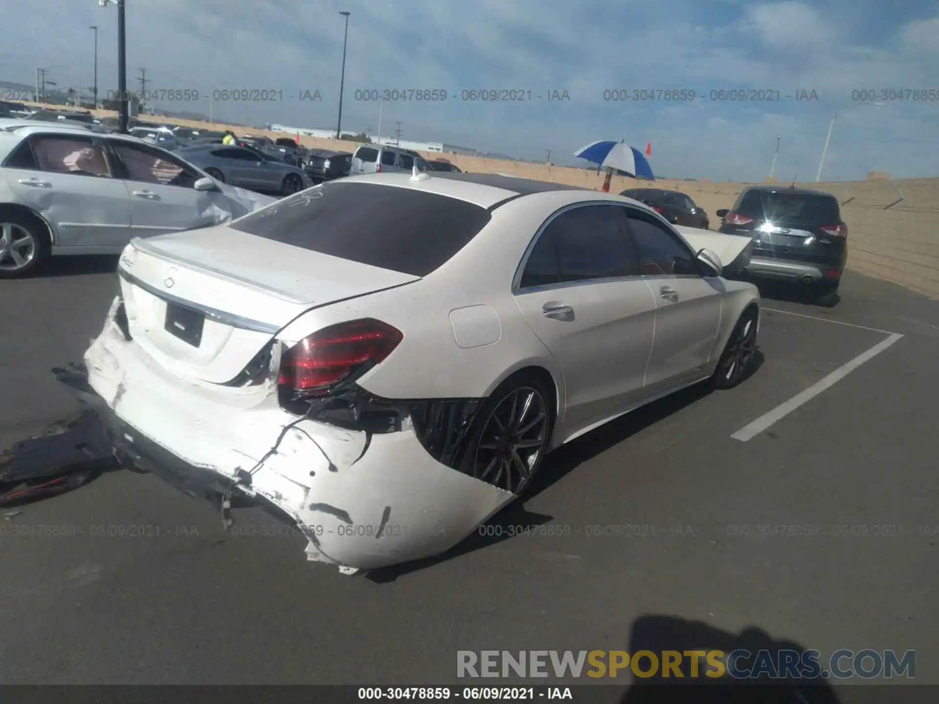 4 Photograph of a damaged car WDDUG6GB1LA502804 MERCEDES-BENZ S-CLASS 2020