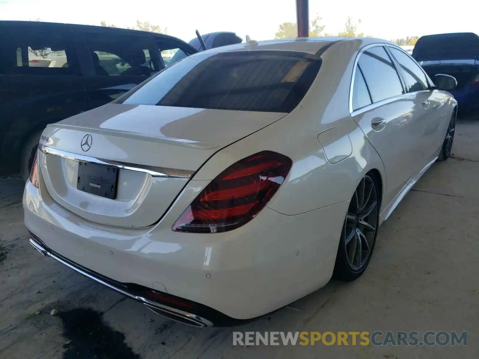 4 Photograph of a damaged car WDDUG6GB7LA503374 MERCEDES-BENZ S CLASS 2020