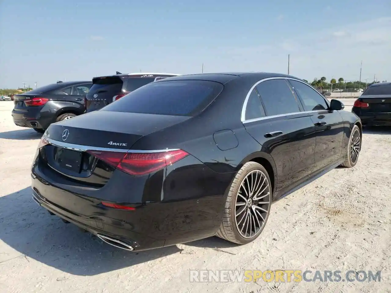 4 Photograph of a damaged car W1K6G6DB5NA108156 MERCEDES-BENZ S-CLASS 2022