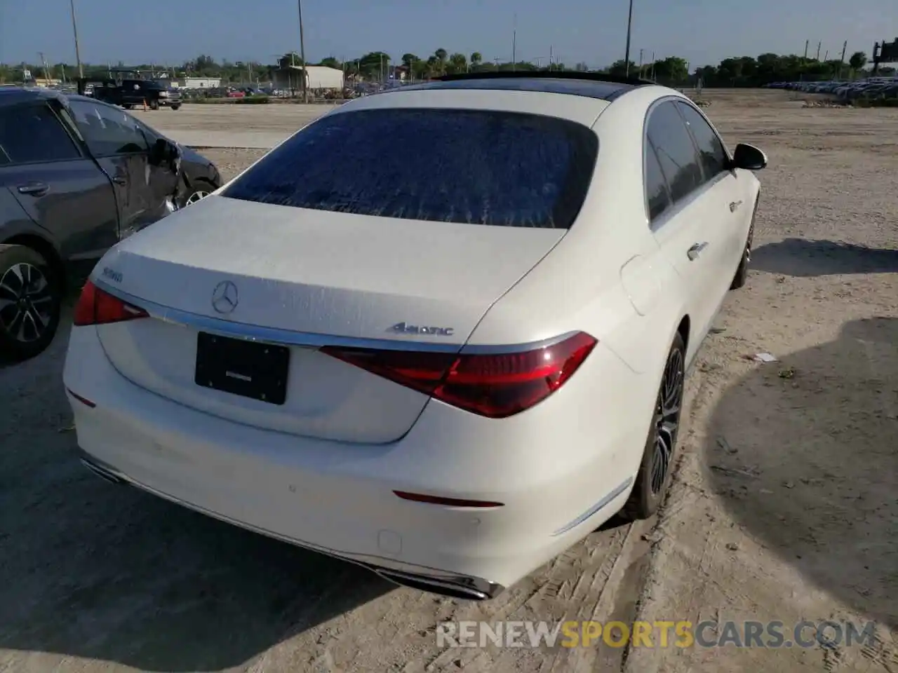 4 Photograph of a damaged car W1K6G6DB9NA090714 MERCEDES-BENZ S-CLASS 2022