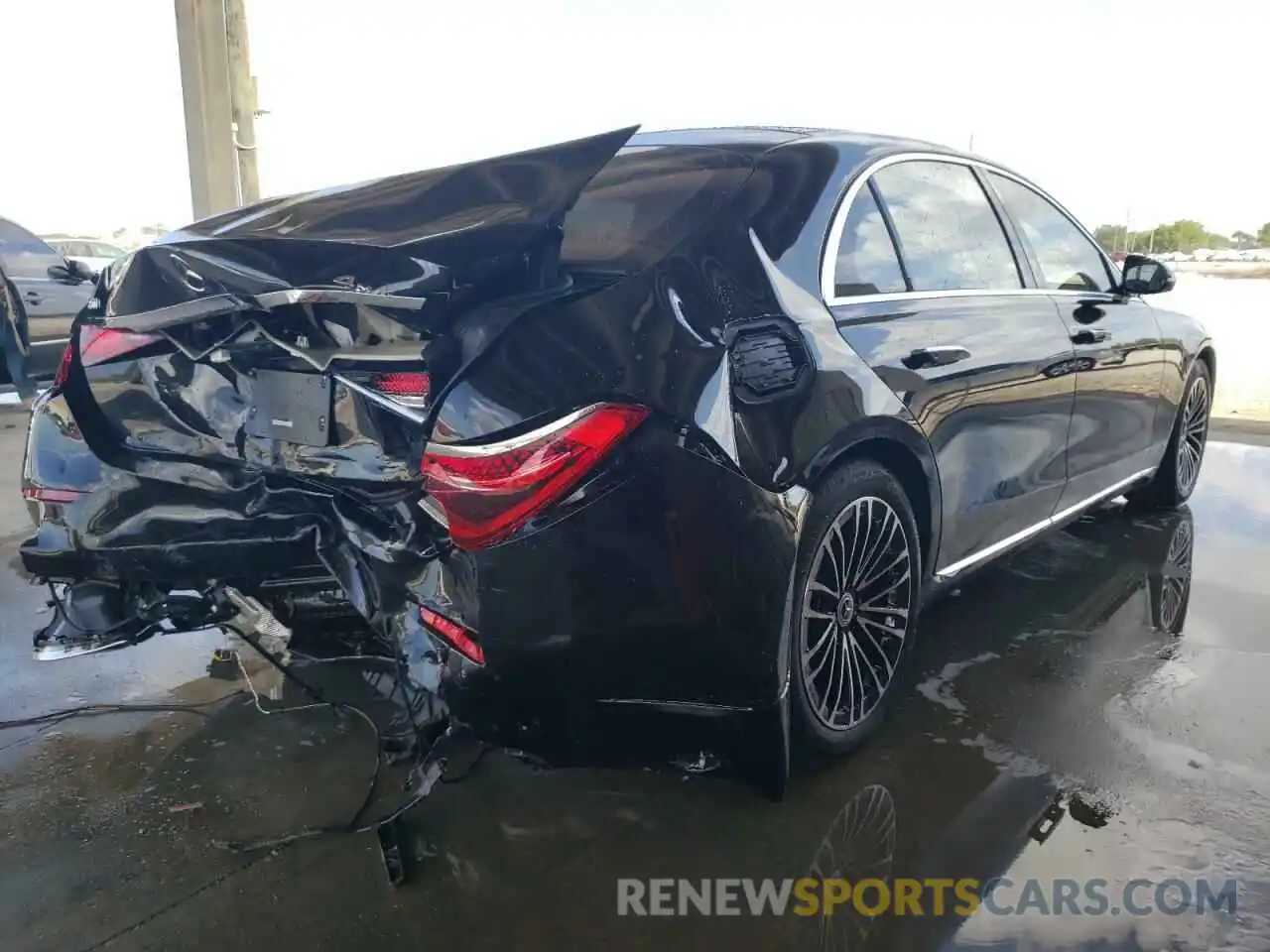 4 Photograph of a damaged car W1K6G6DBXNA108119 MERCEDES-BENZ S-CLASS 2022