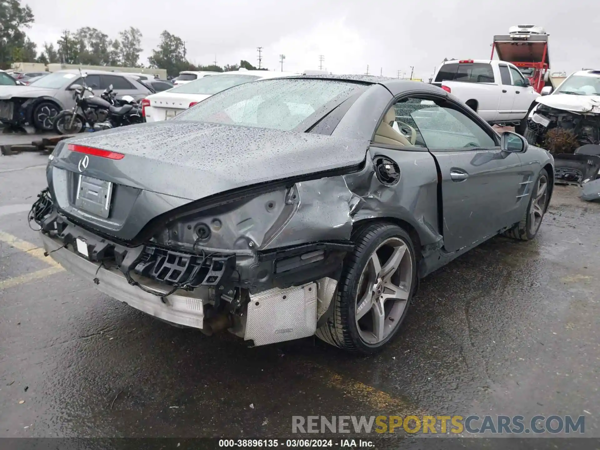 4 Photograph of a damaged car WDDJK7DA6KF057531 MERCEDES-BENZ SL 550 2019