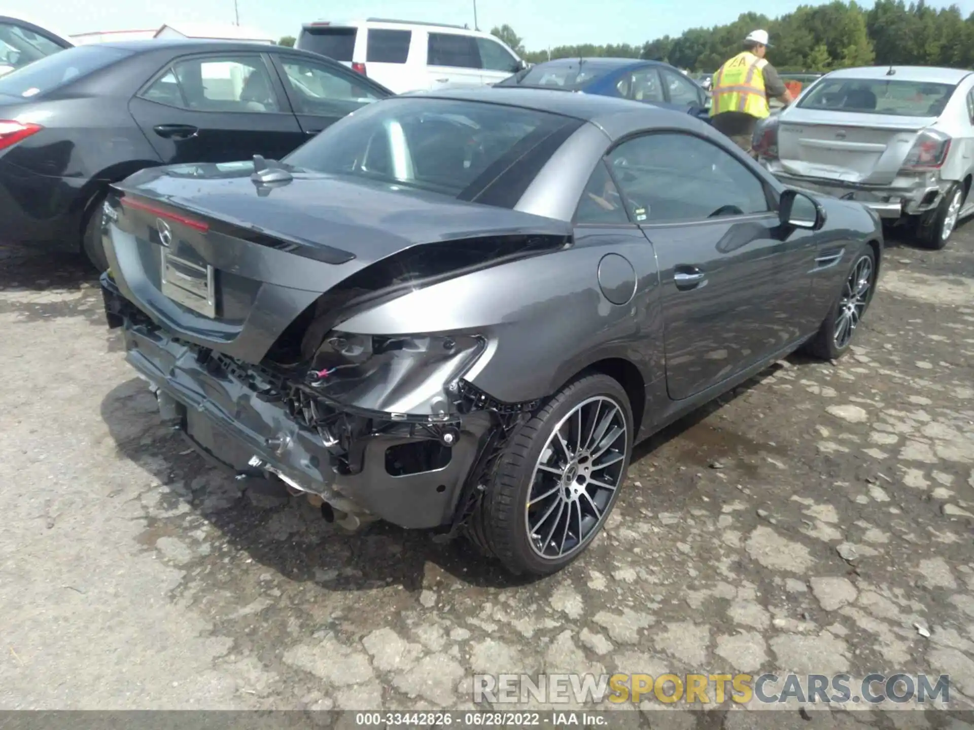 4 Photograph of a damaged car WDDPK3JA1KF160220 MERCEDES-BENZ SLC 2019