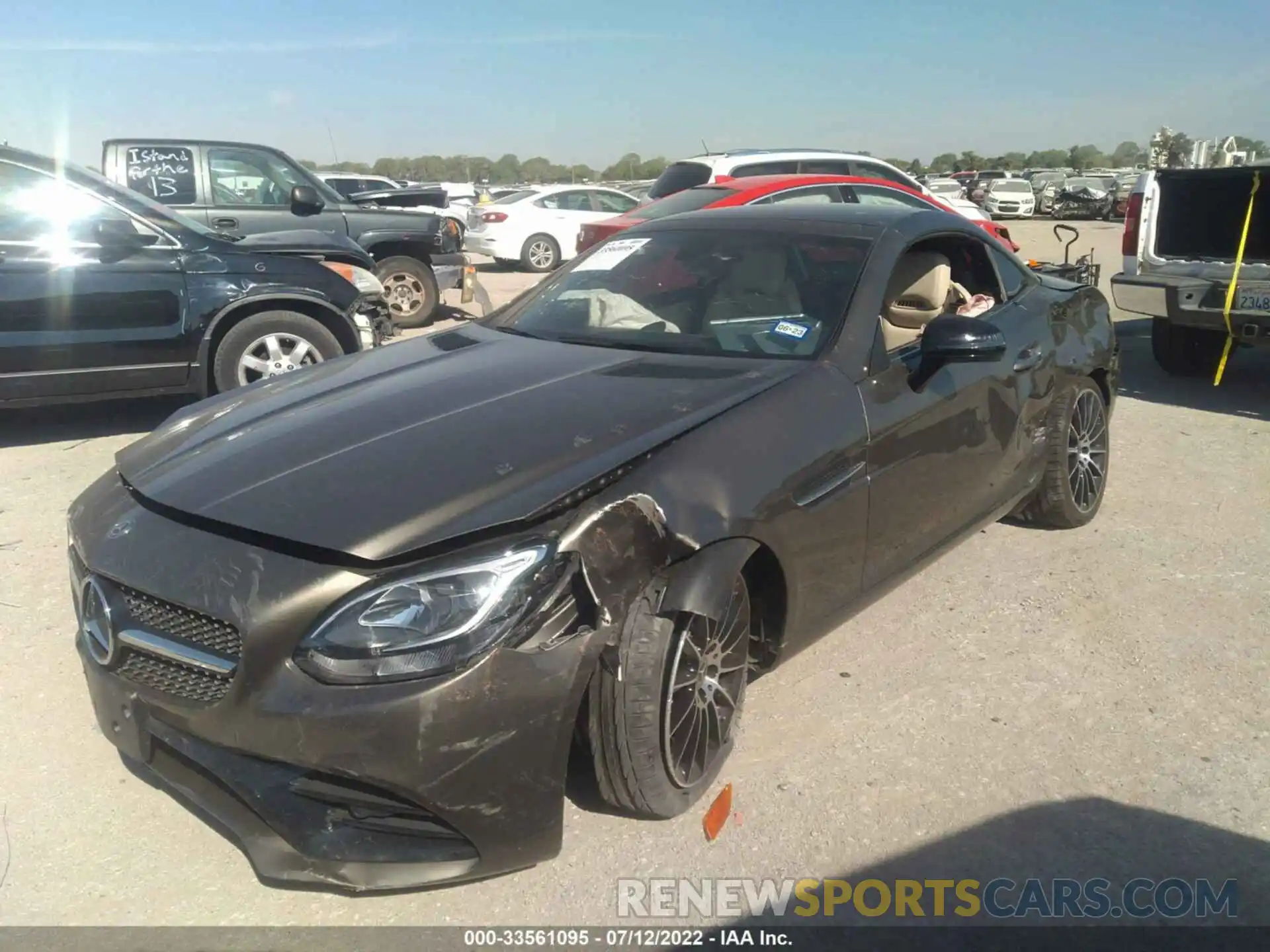 2 Photograph of a damaged car WDDPK3JA3KF162664 MERCEDES-BENZ SLC 2019