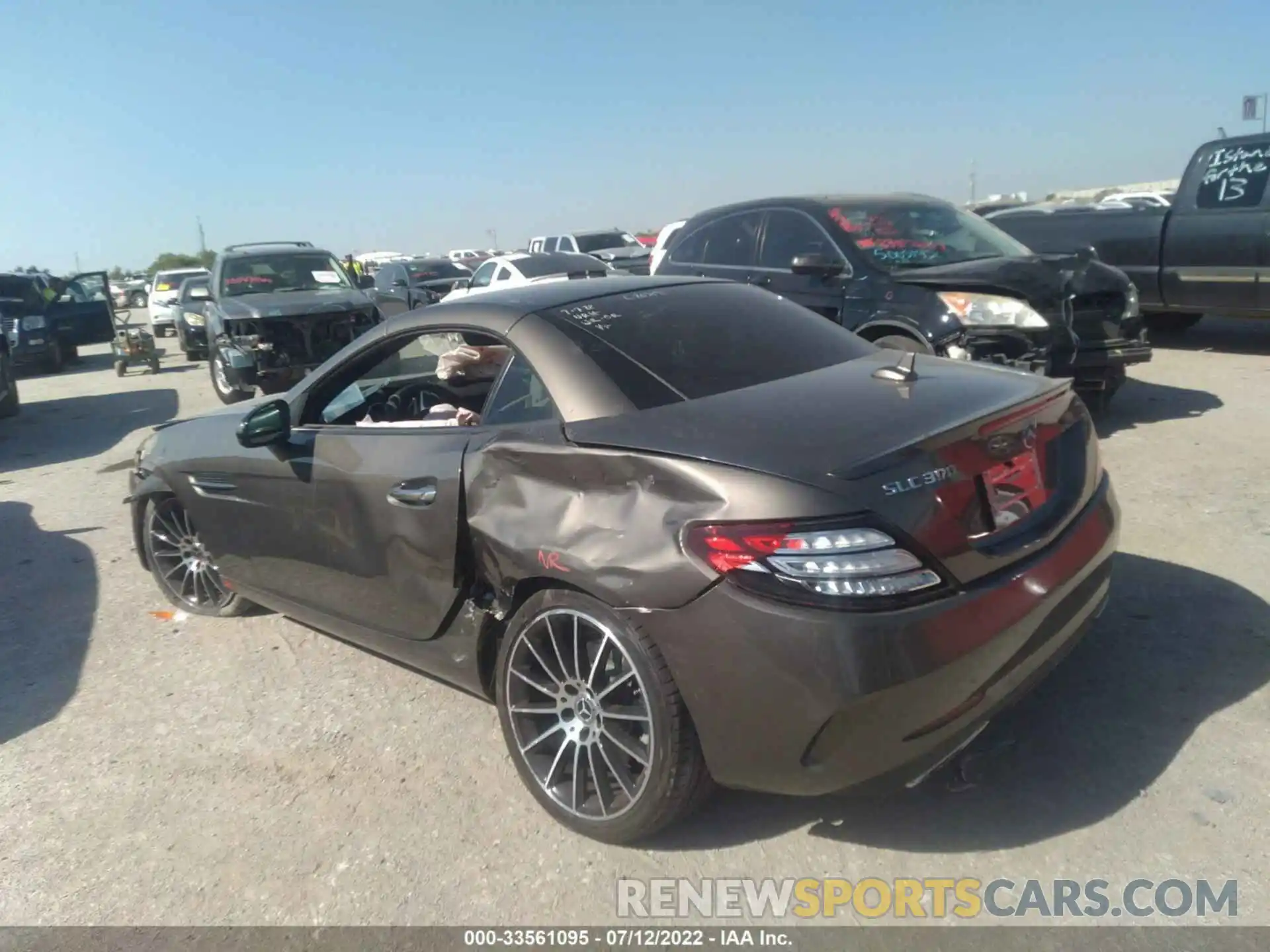 3 Photograph of a damaged car WDDPK3JA3KF162664 MERCEDES-BENZ SLC 2019