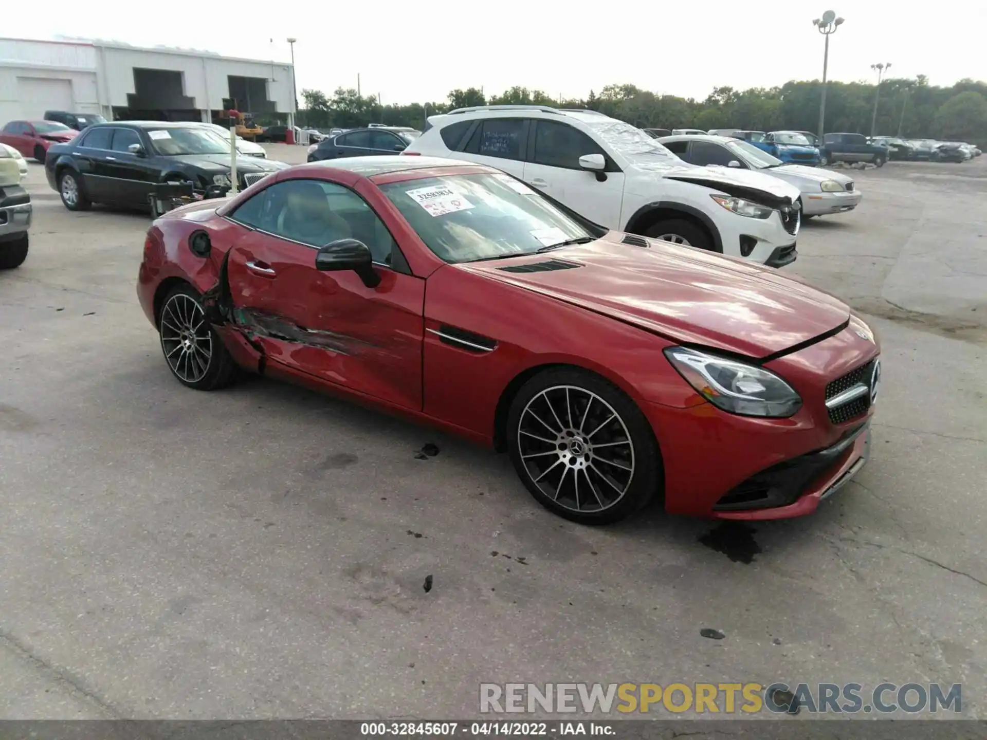 1 Photograph of a damaged car WDDPK3JA9KF162796 MERCEDES-BENZ SLC 2019