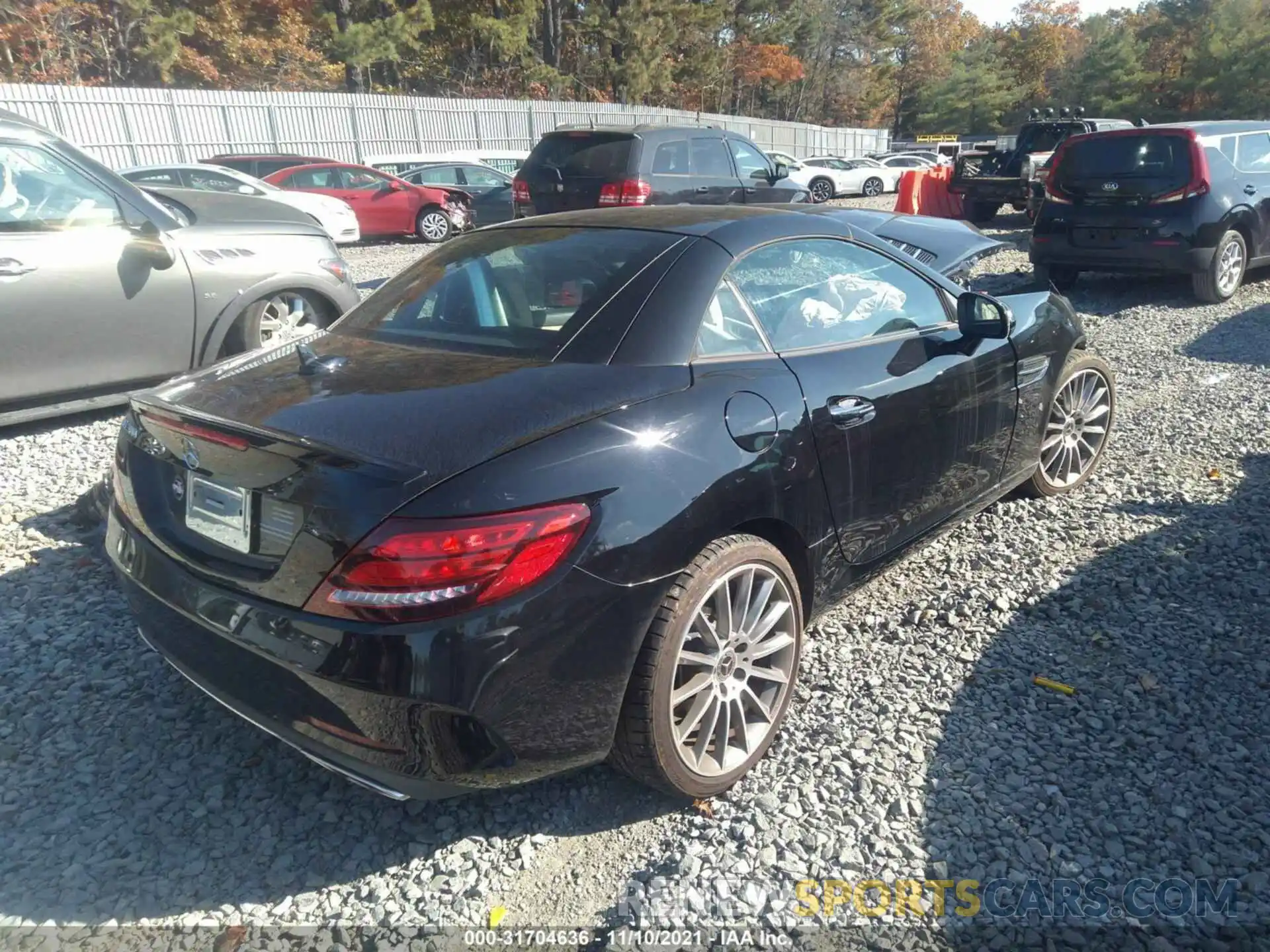 4 Photograph of a damaged car WDDPK3JAXKF158837 MERCEDES-BENZ SLC 2019