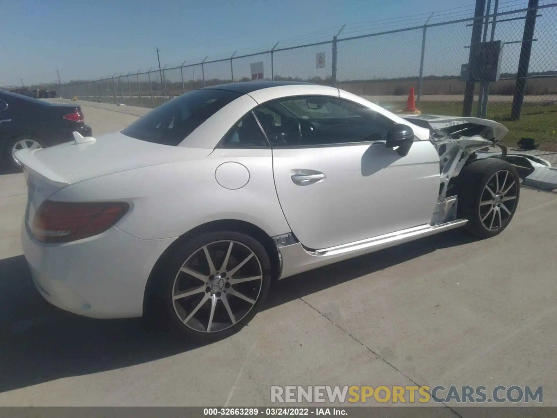 4 Photograph of a damaged car WDDPK6GA6KF161081 MERCEDES-BENZ SLC 2019