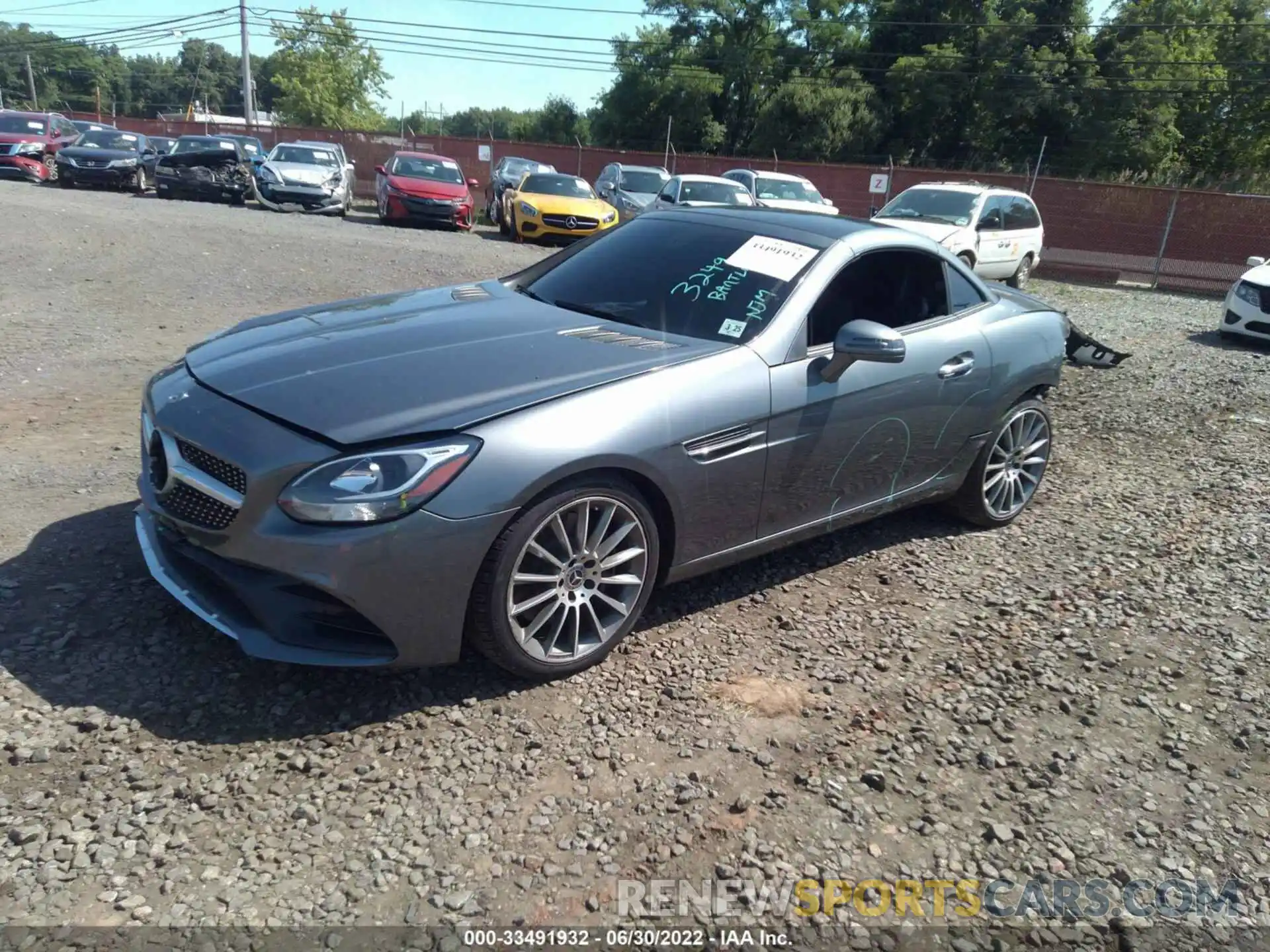 2 Photograph of a damaged car W1KPK3JA2LF169977 MERCEDES-BENZ SLC 2020