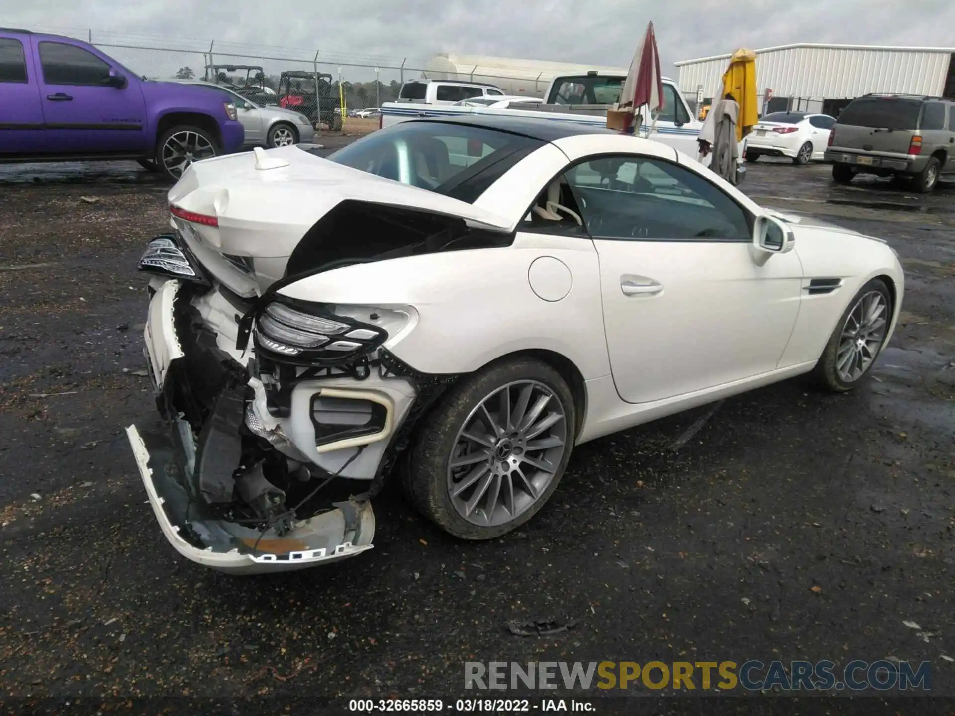 4 Photograph of a damaged car W1KPK3JA2LF169980 MERCEDES-BENZ SLC 2020