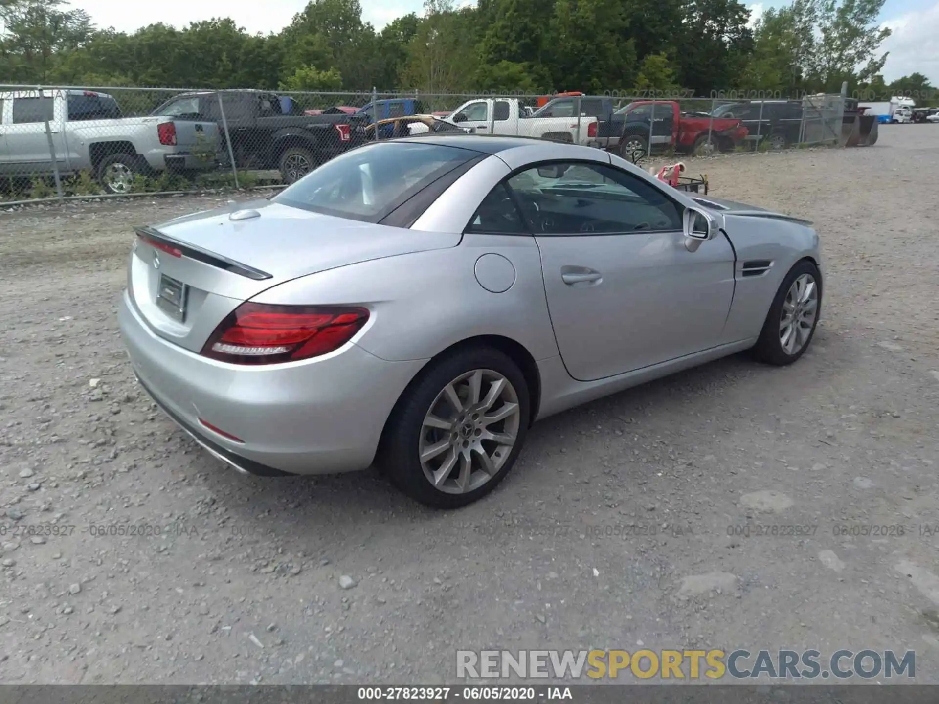 4 Photograph of a damaged car W1KPK3JA4LF169706 MERCEDES-BENZ SLC 2020