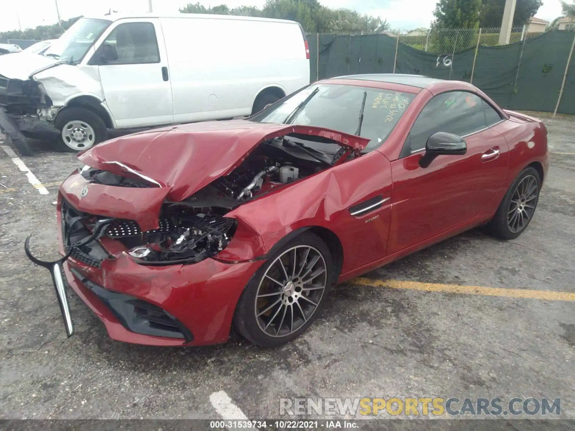 2 Photograph of a damaged car WDDPK6GA5LF167049 MERCEDES-BENZ SLC 2020