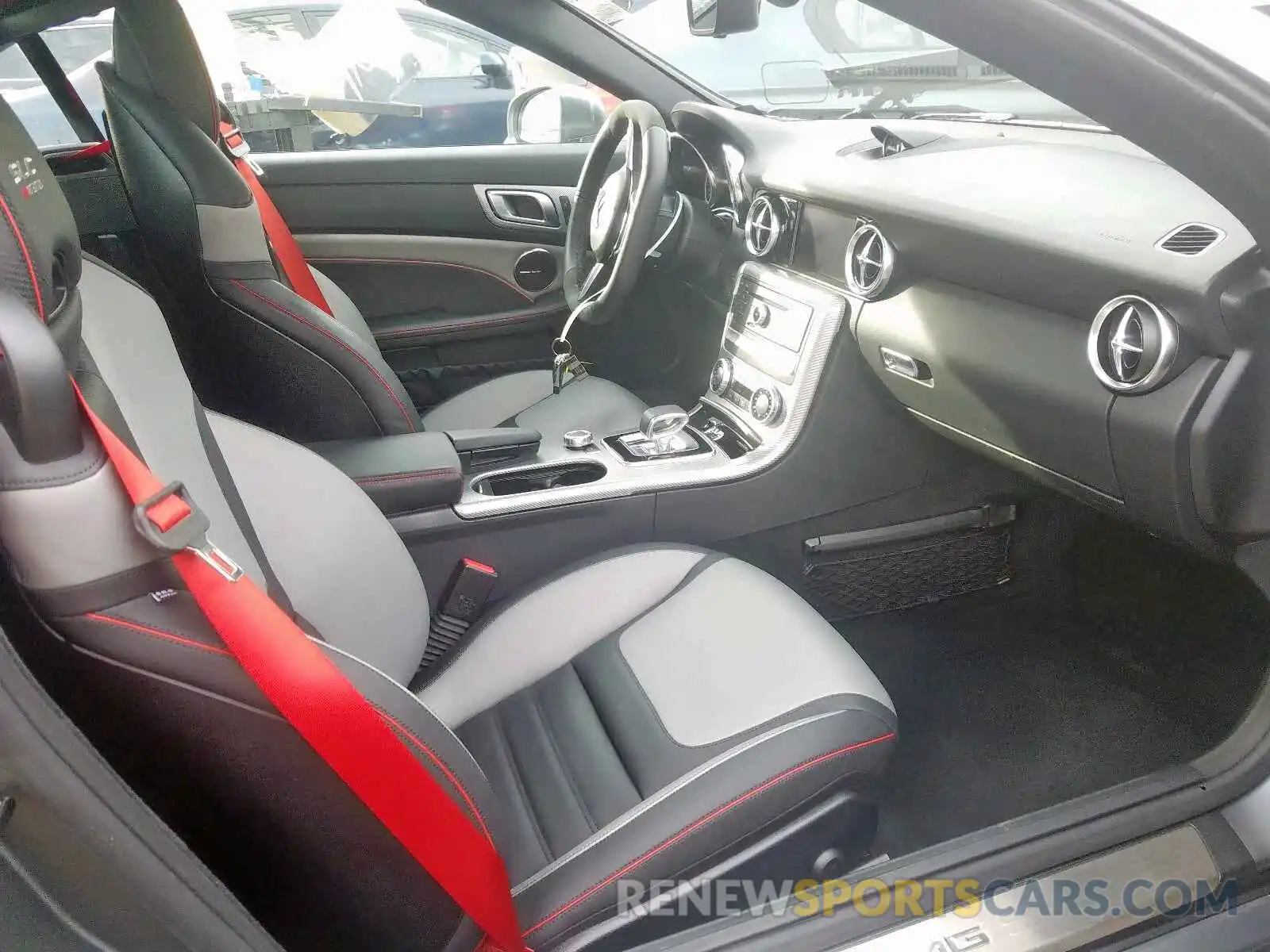 5 Photograph of a damaged car WDDPK6GA8KF159509 MERCEDES-BENZ SLC 43 AMG 2019