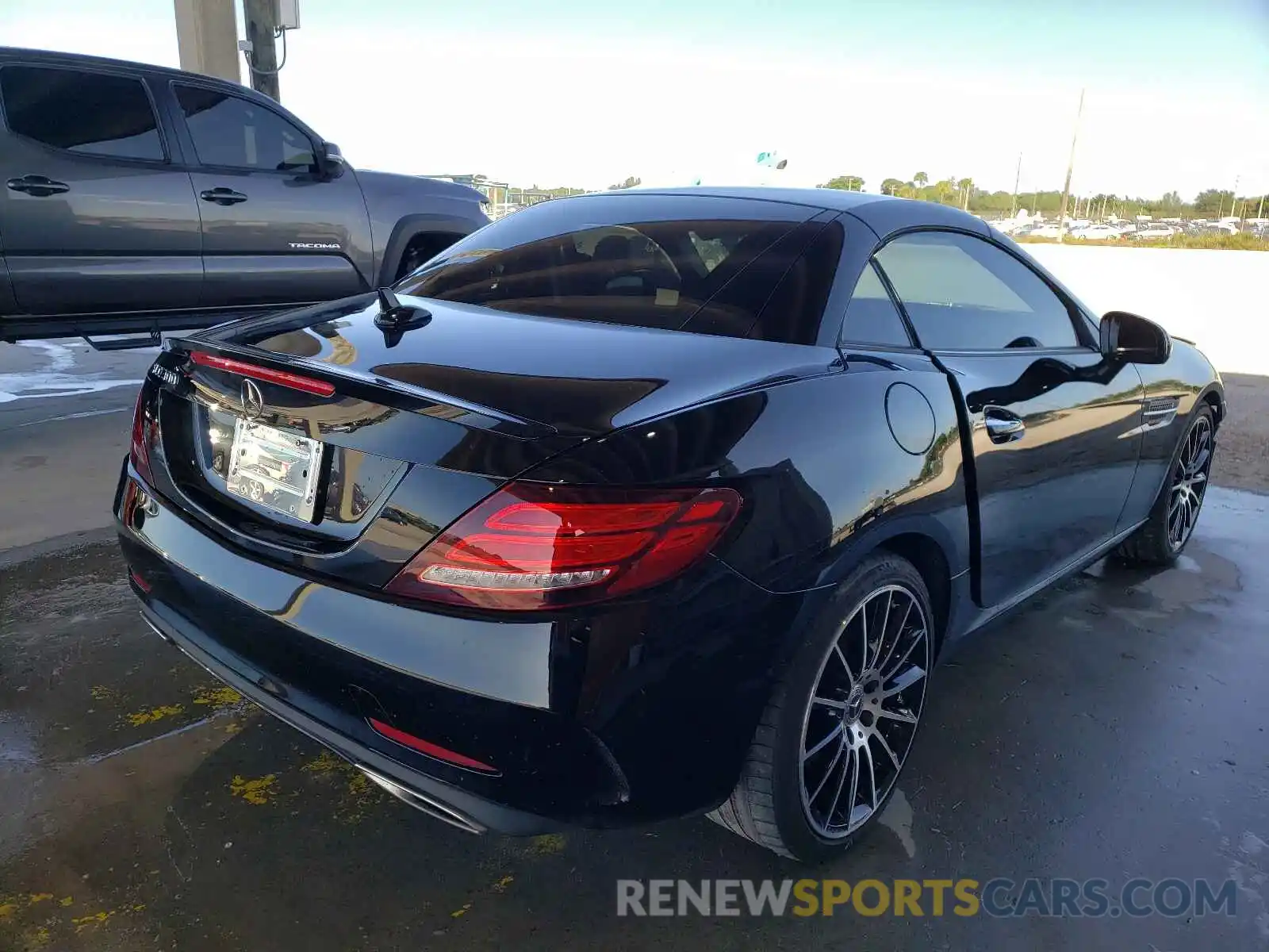 4 Photograph of a damaged car WDDPK3JA0KF157972 MERCEDES-BENZ SLC-CLASS 2019