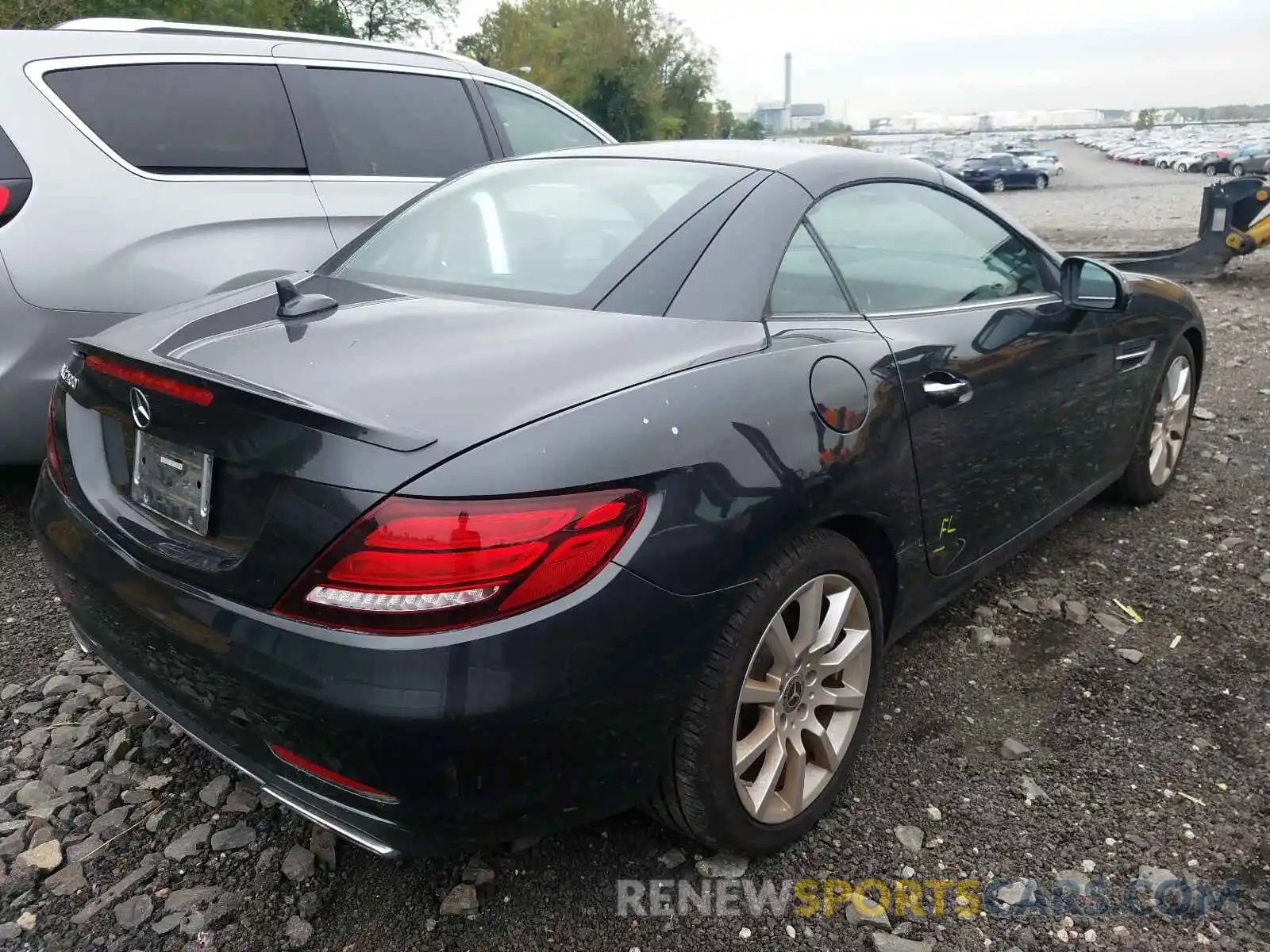 4 Photograph of a damaged car W1KPK3JAXLF169435 MERCEDES-BENZ SLC-CLASS 2020