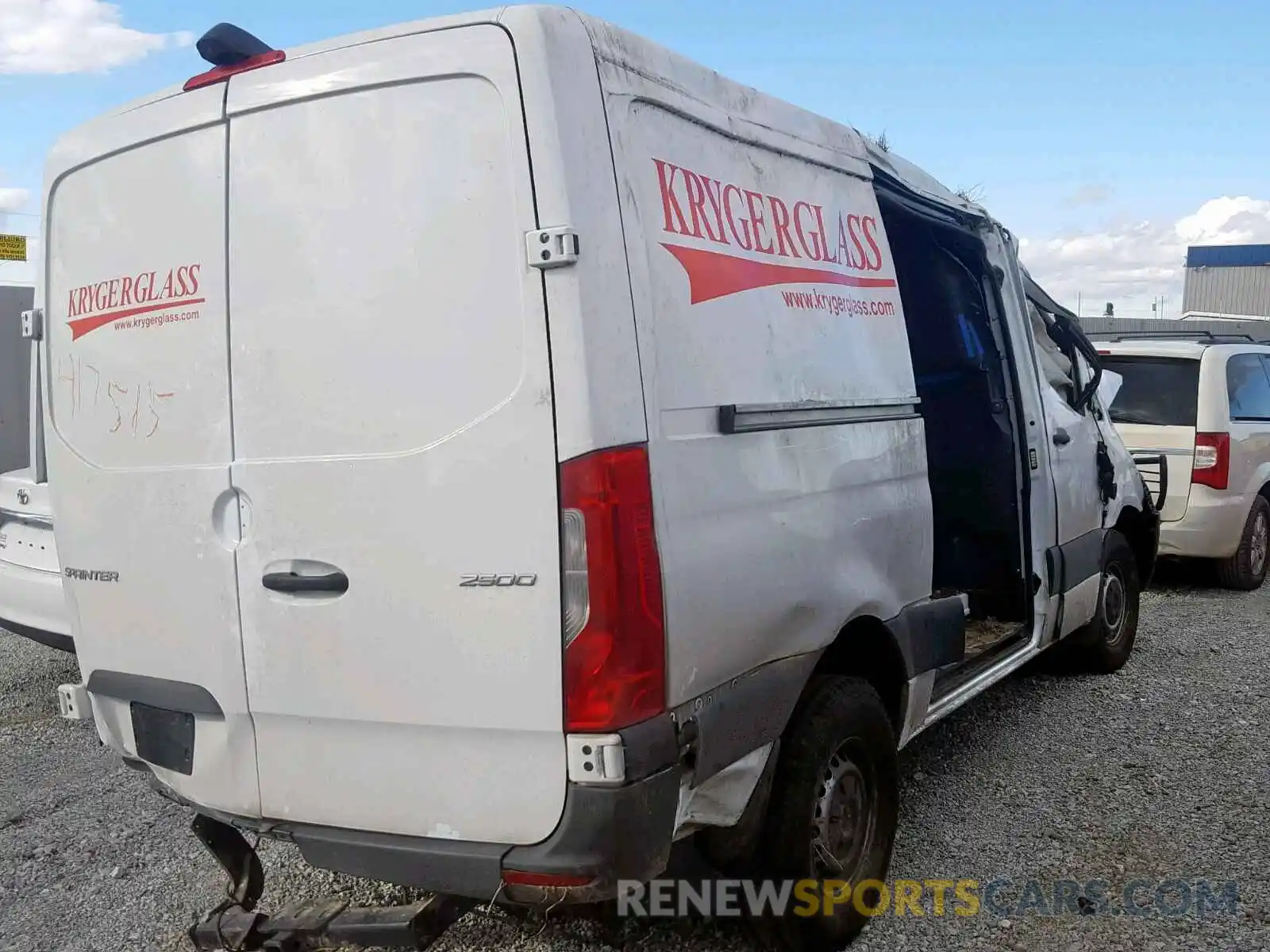 4 Photograph of a damaged car WD3PF0CD1KT003531 MERCEDES-BENZ SPRINTER 2 2019