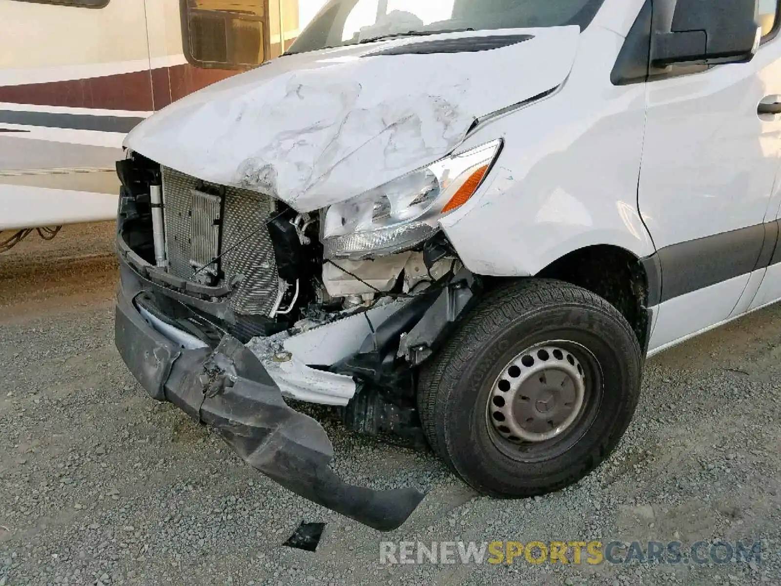 9 Photograph of a damaged car WD3PF0CDXKP035094 MERCEDES-BENZ SPRINTER 2 2019