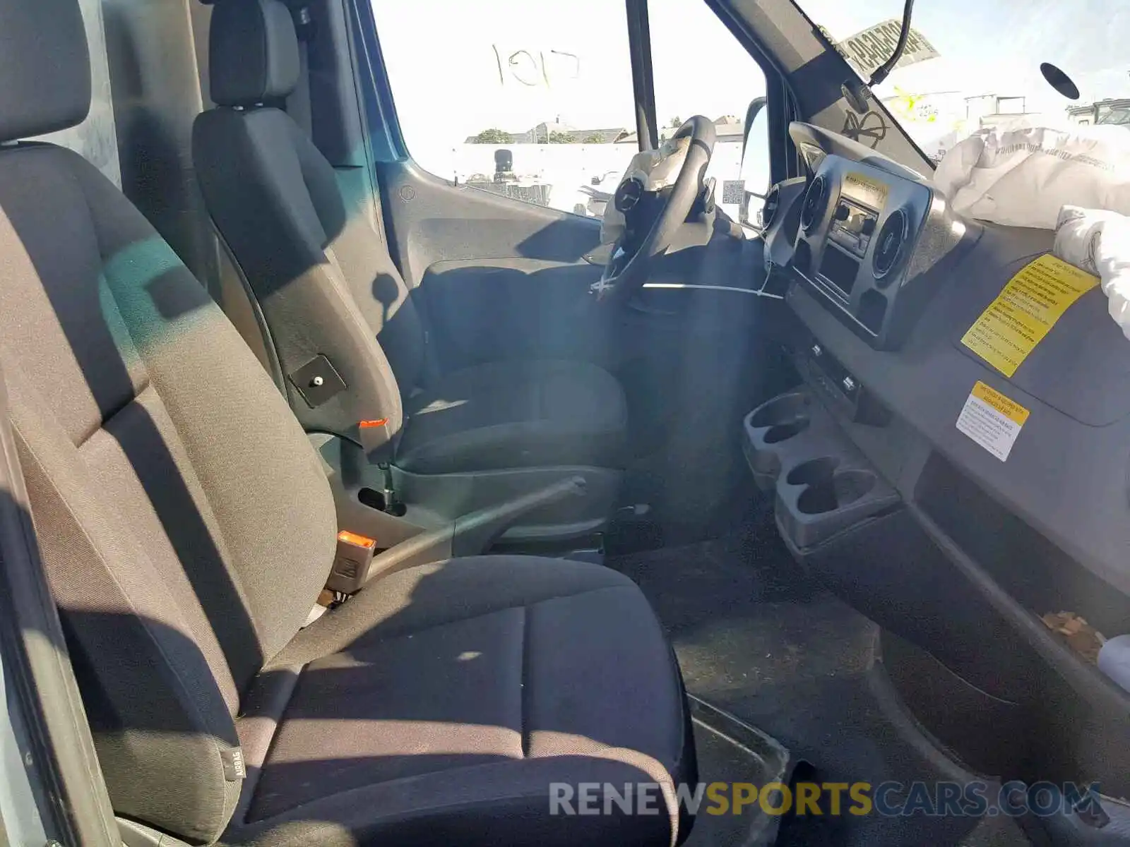 5 Photograph of a damaged car WD4PF0CD1KP102046 MERCEDES-BENZ SPRINTER 2 2019