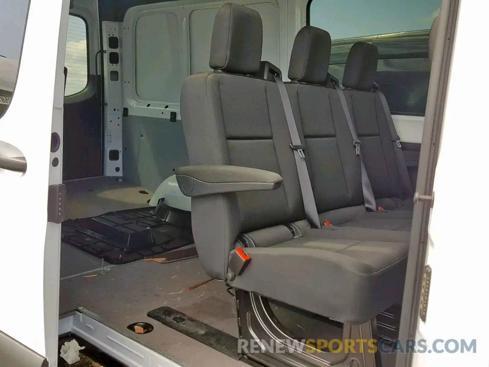 6 Photograph of a damaged car WD4PF0CD3KP044702 MERCEDES-BENZ SPRINTER 2 2019