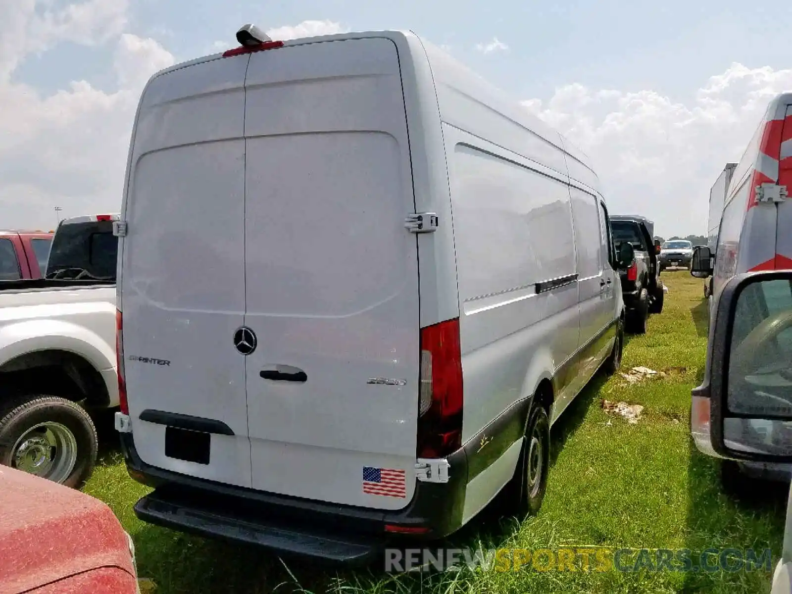 4 Photograph of a damaged car WD4PF1CD1KP021893 MERCEDES-BENZ SPRINTER 2 2019