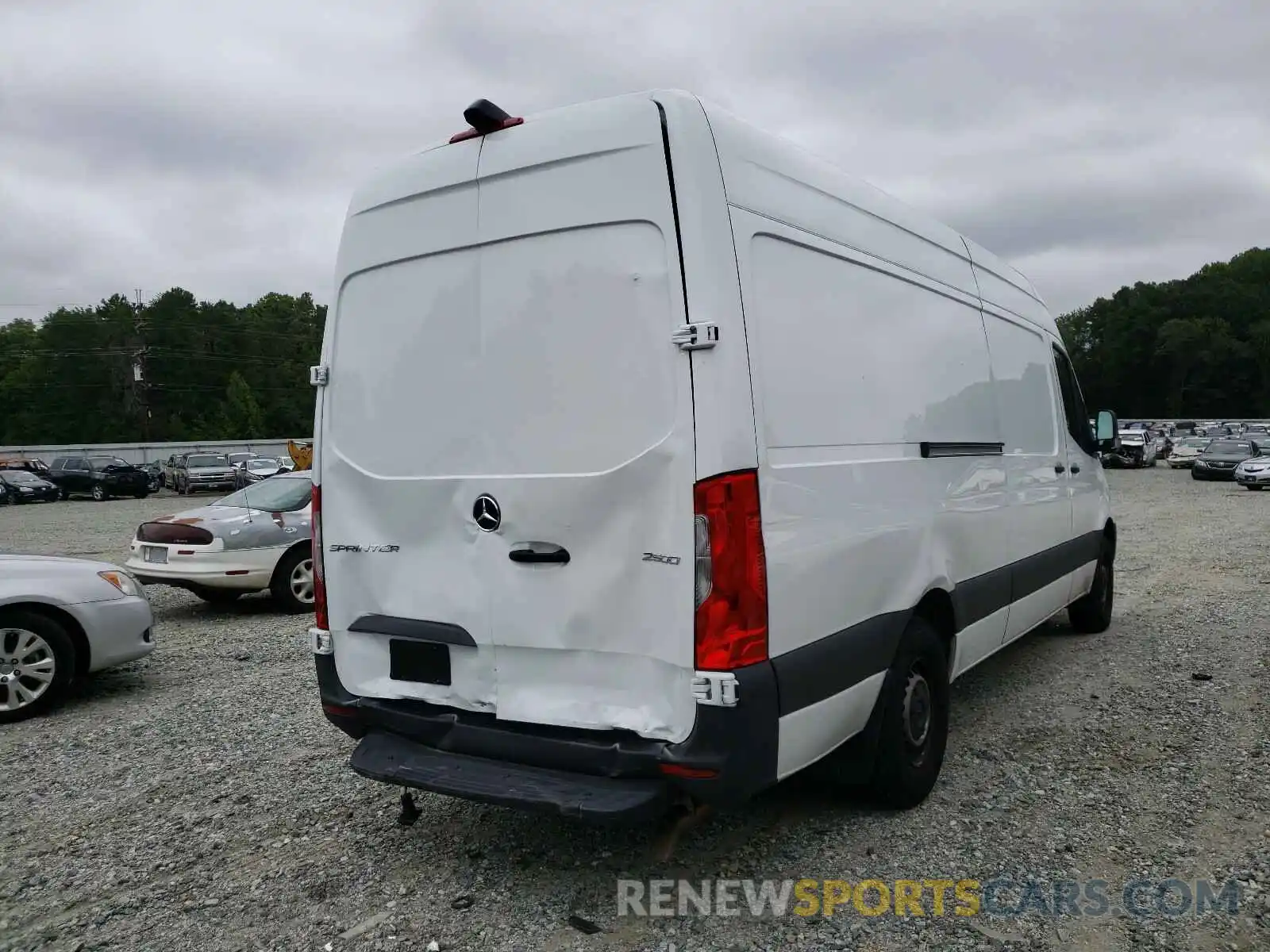 4 Photograph of a damaged car W1W40CHYXKT018461 MERCEDES-BENZ SPRINTER 2019