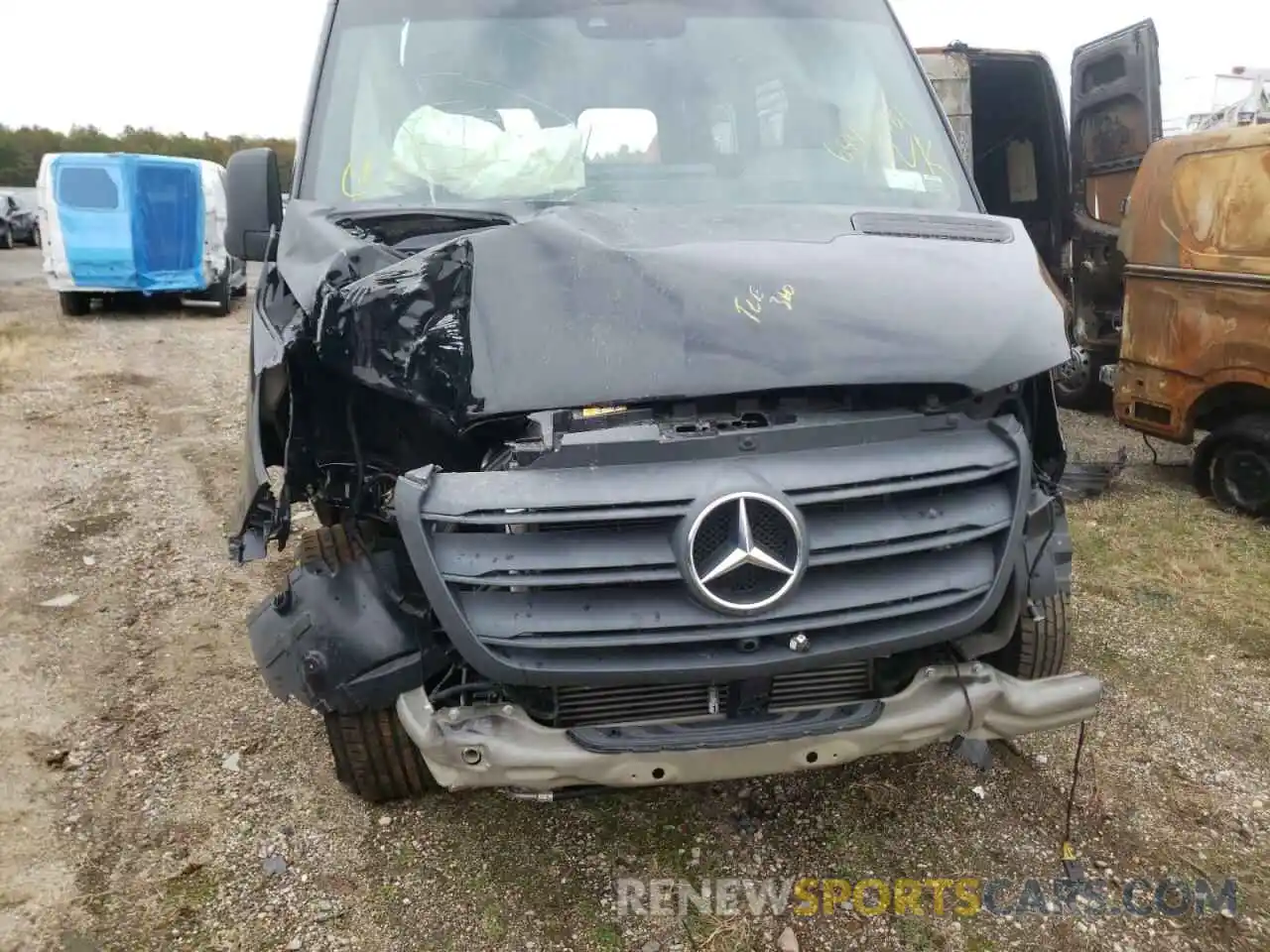 9 Photograph of a damaged car W1X70BGY2KT019236 MERCEDES-BENZ SPRINTER 2019