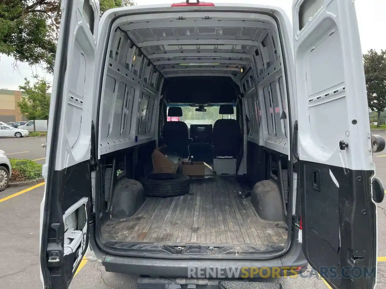 6 Photograph of a damaged car WD3PF0CD1KT003612 MERCEDES-BENZ SPRINTER 2019