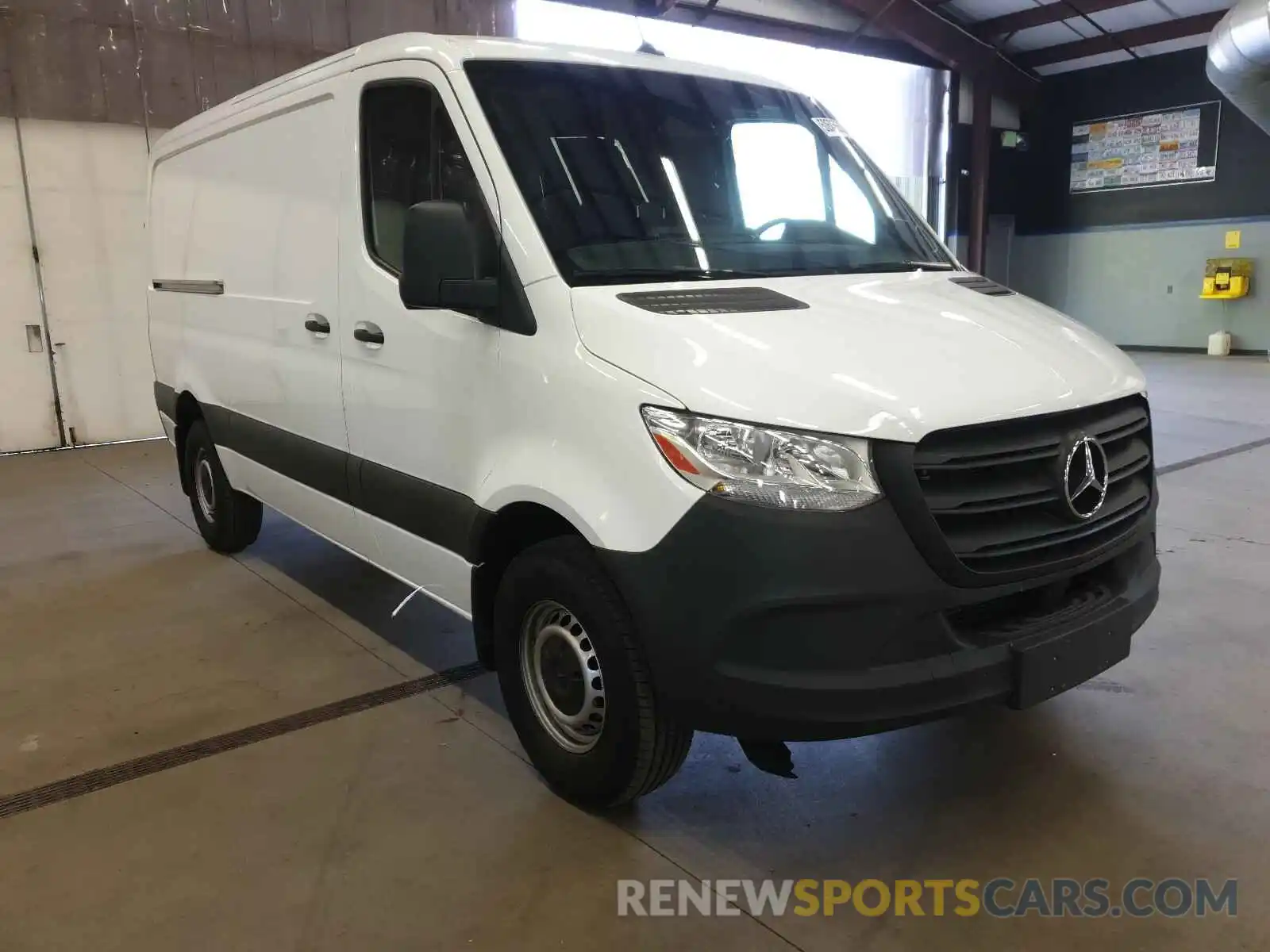 1 Фотография поврежденного автомобиля WD3PF0CD2KP038345 MERCEDES-BENZ SPRINTER 2019