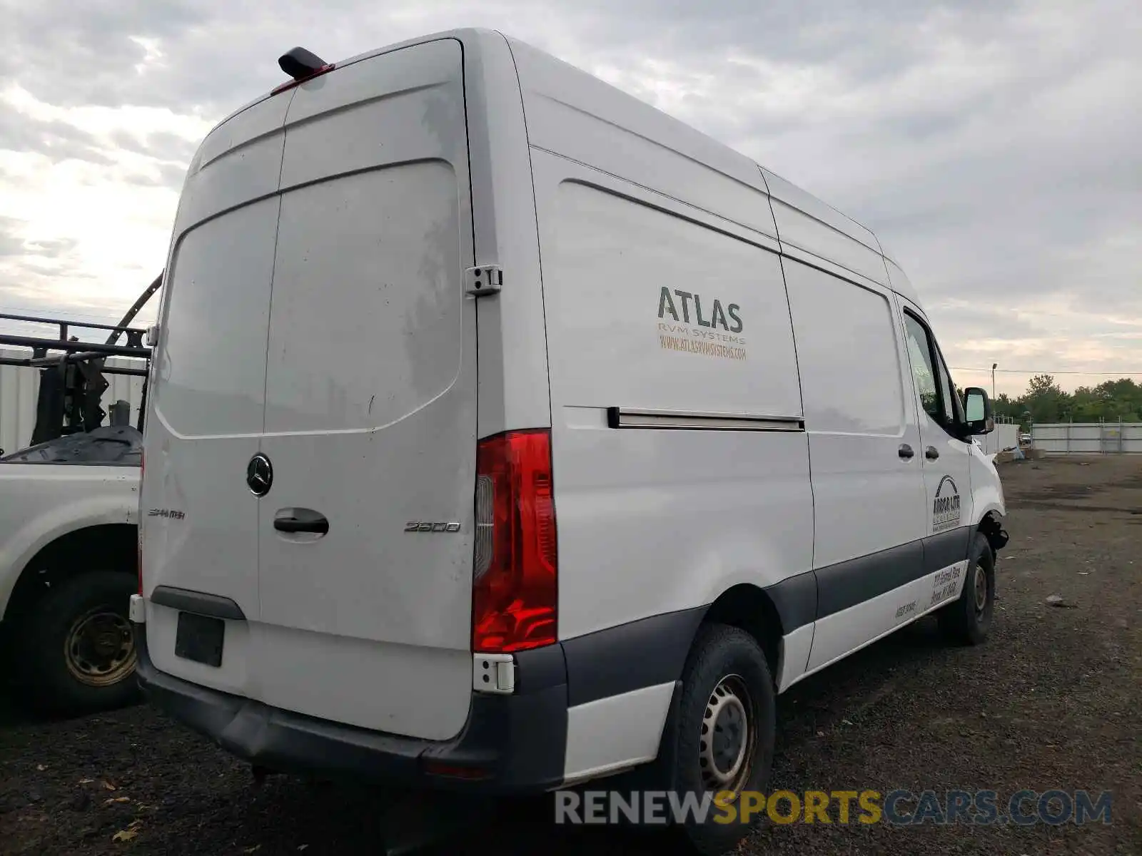 4 Фотография поврежденного автомобиля WD3PF0CD2KP055338 MERCEDES-BENZ SPRINTER 2019