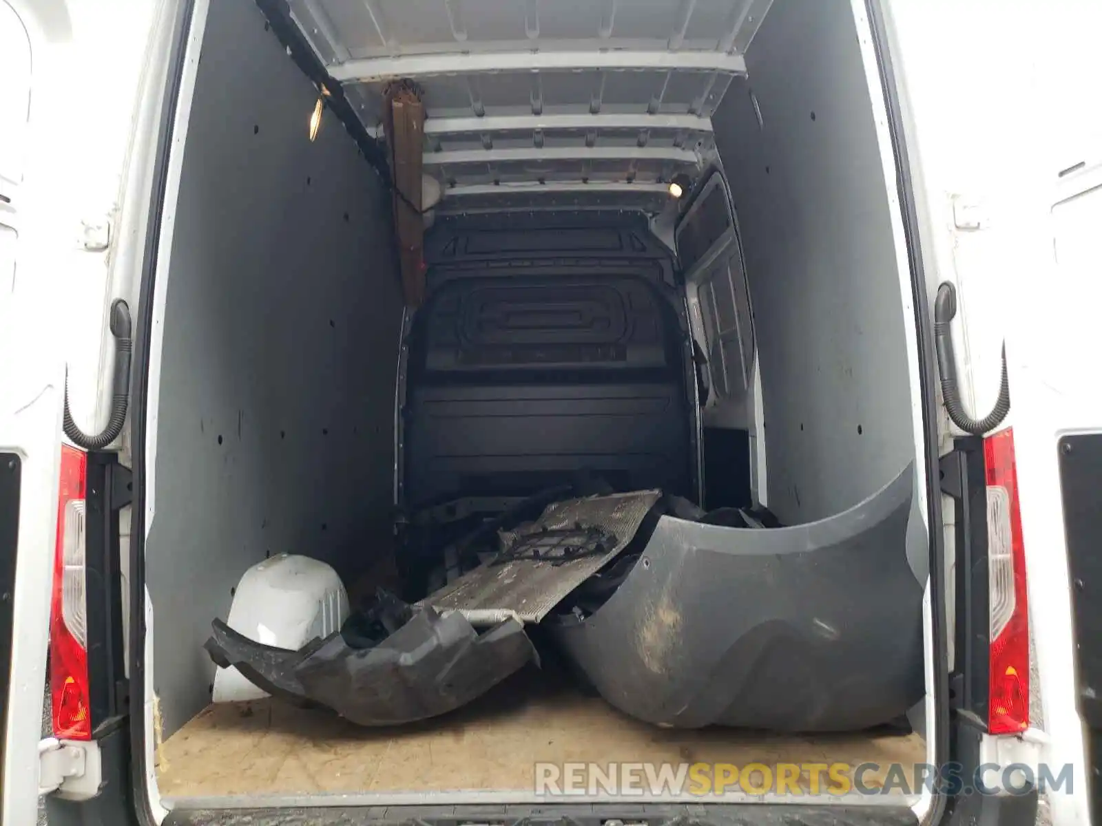 6 Photograph of a damaged car WD3PF0CD2KP055338 MERCEDES-BENZ SPRINTER 2019