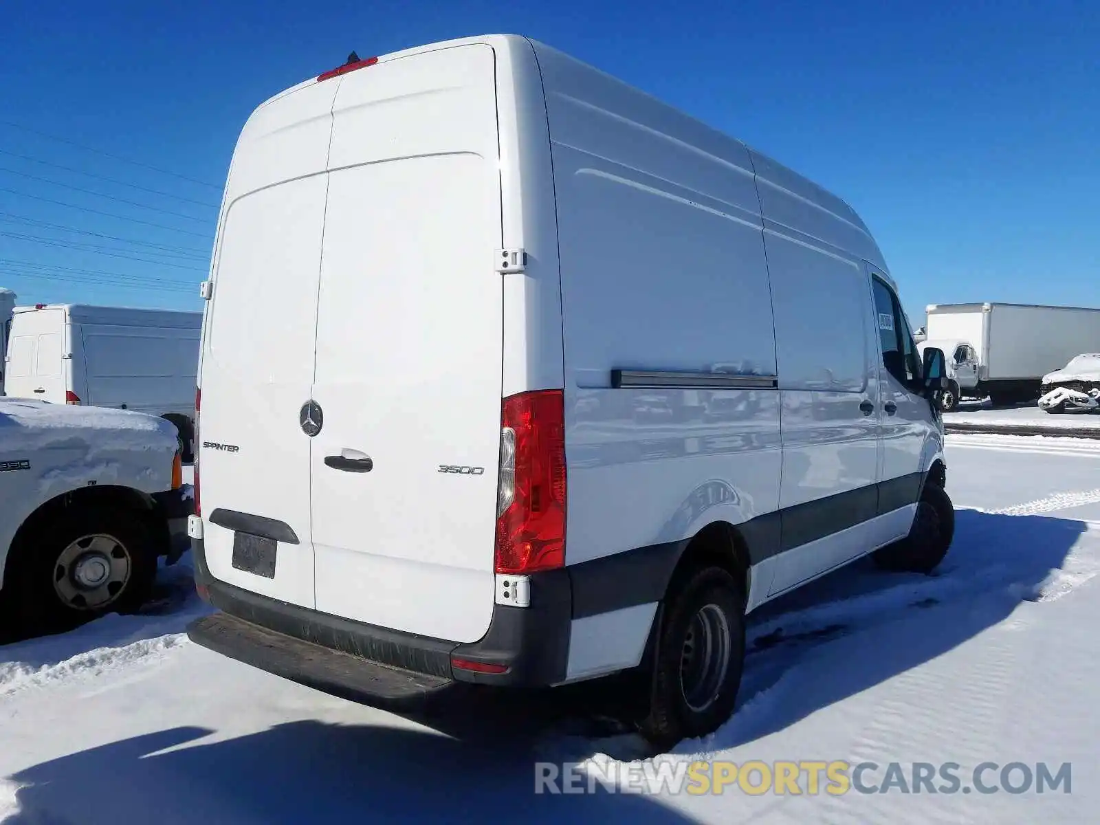 4 Фотография поврежденного автомобиля WD3PF0CD4KP063182 MERCEDES-BENZ SPRINTER 2019