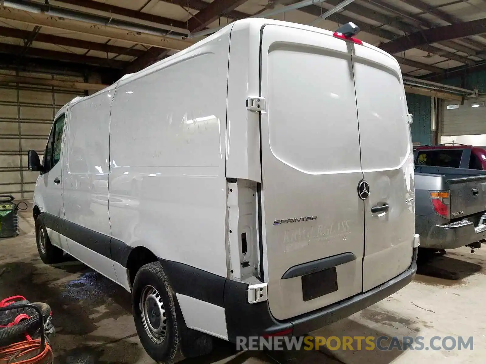 3 Фотография поврежденного автомобиля WD3PF0CD8KP035093 MERCEDES-BENZ SPRINTER 2019