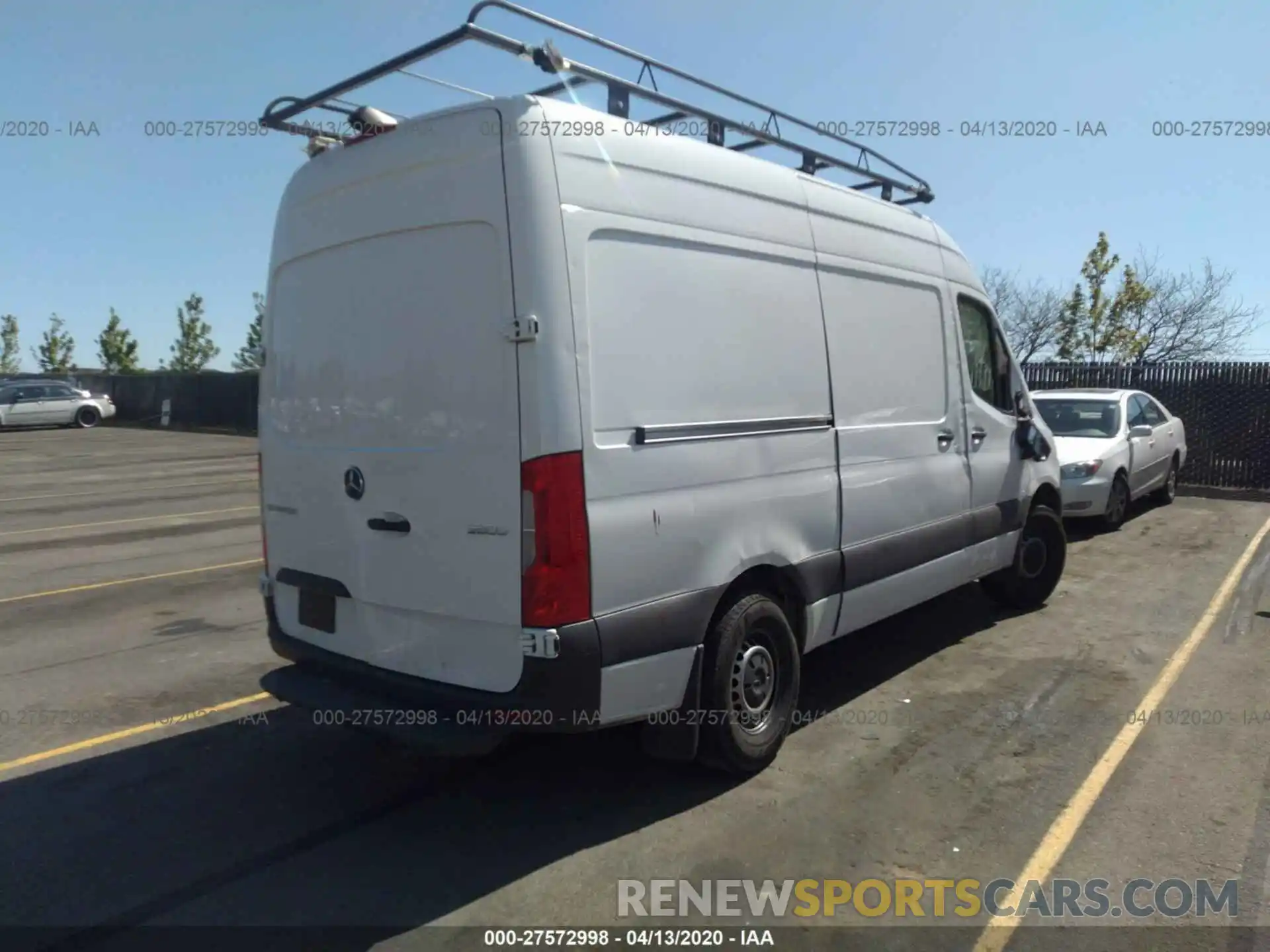 4 Фотография поврежденного автомобиля WD3PF0CD9KP057703 MERCEDES-BENZ SPRINTER 2019