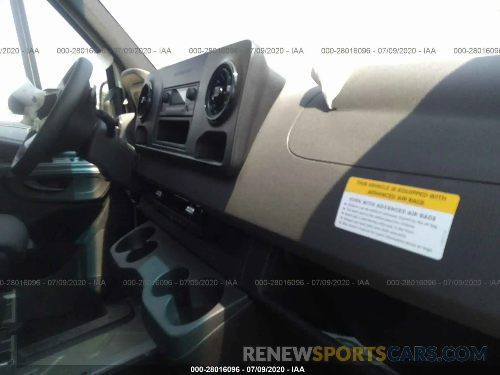 5 Photograph of a damaged car WD3PF0CD9KT015765 MERCEDES-BENZ SPRINTER 2019