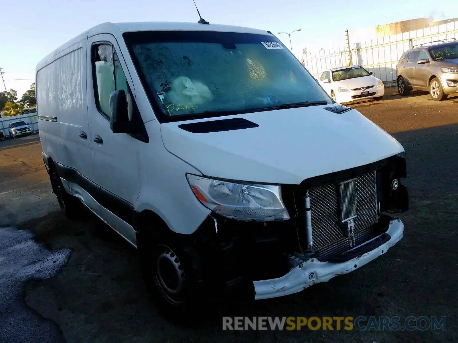 1 Photograph of a damaged car WD3PF0CDXKP024855 MERCEDES-BENZ SPRINTER 2019