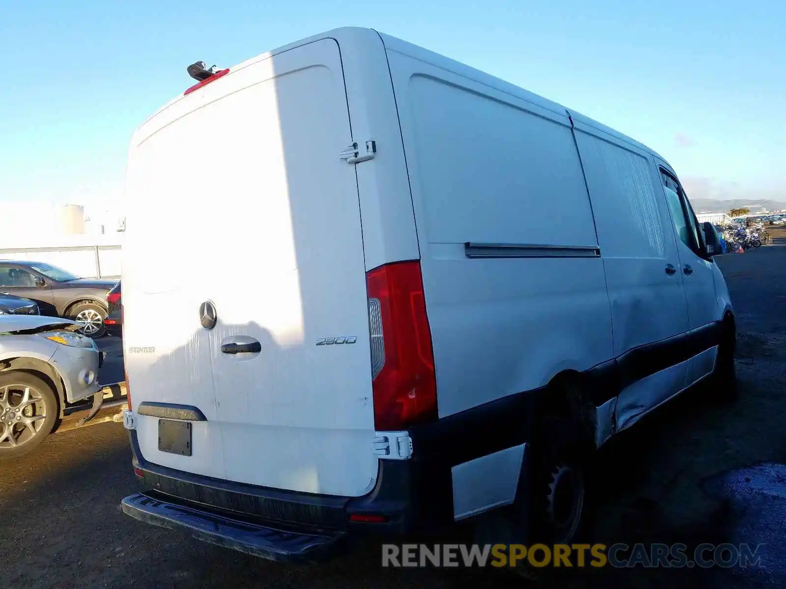 4 Photograph of a damaged car WD3PF0CDXKP024855 MERCEDES-BENZ SPRINTER 2019