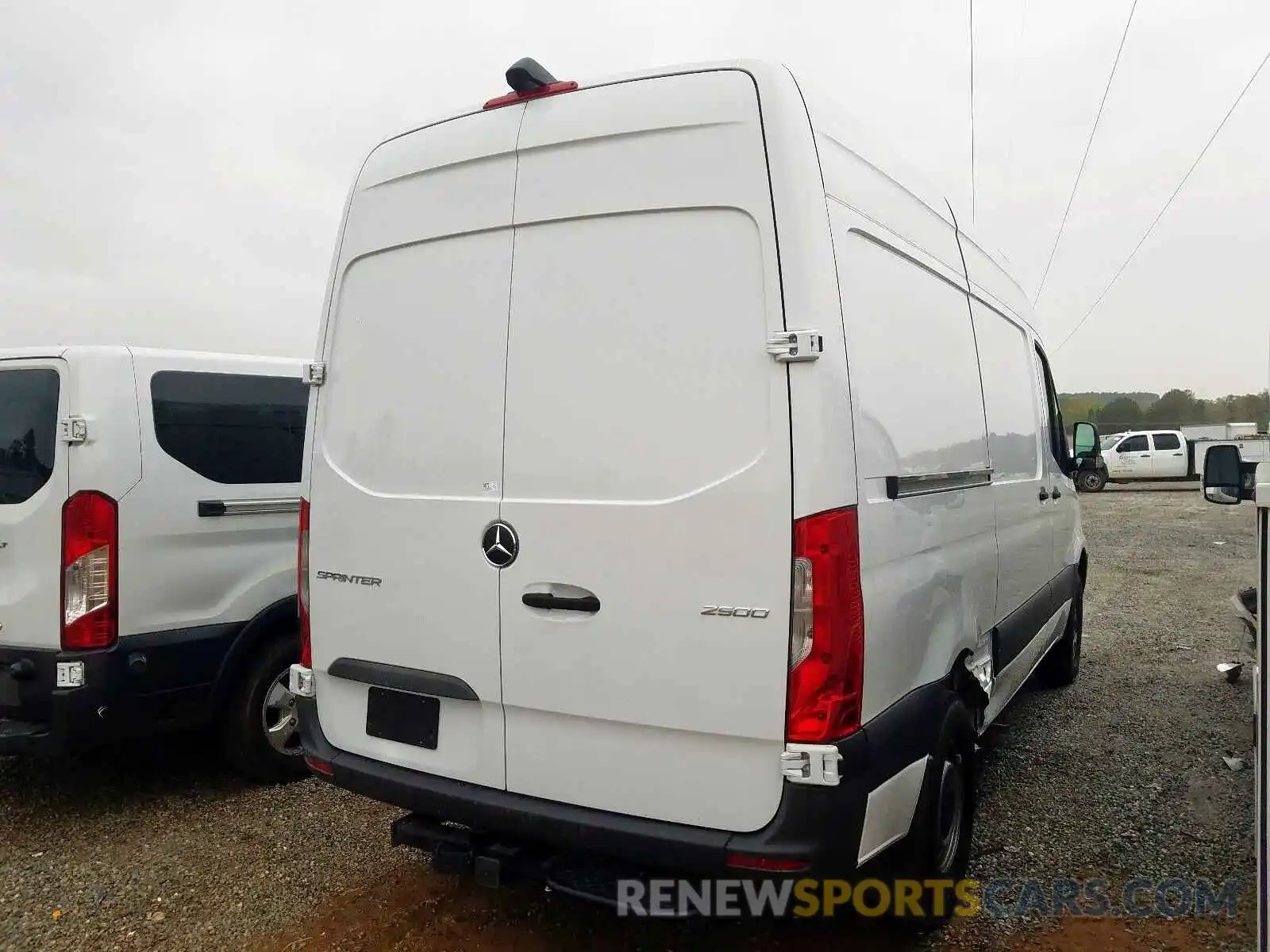 4 Photograph of a damaged car WD3PF0ED0KT005963 MERCEDES-BENZ SPRINTER 2019