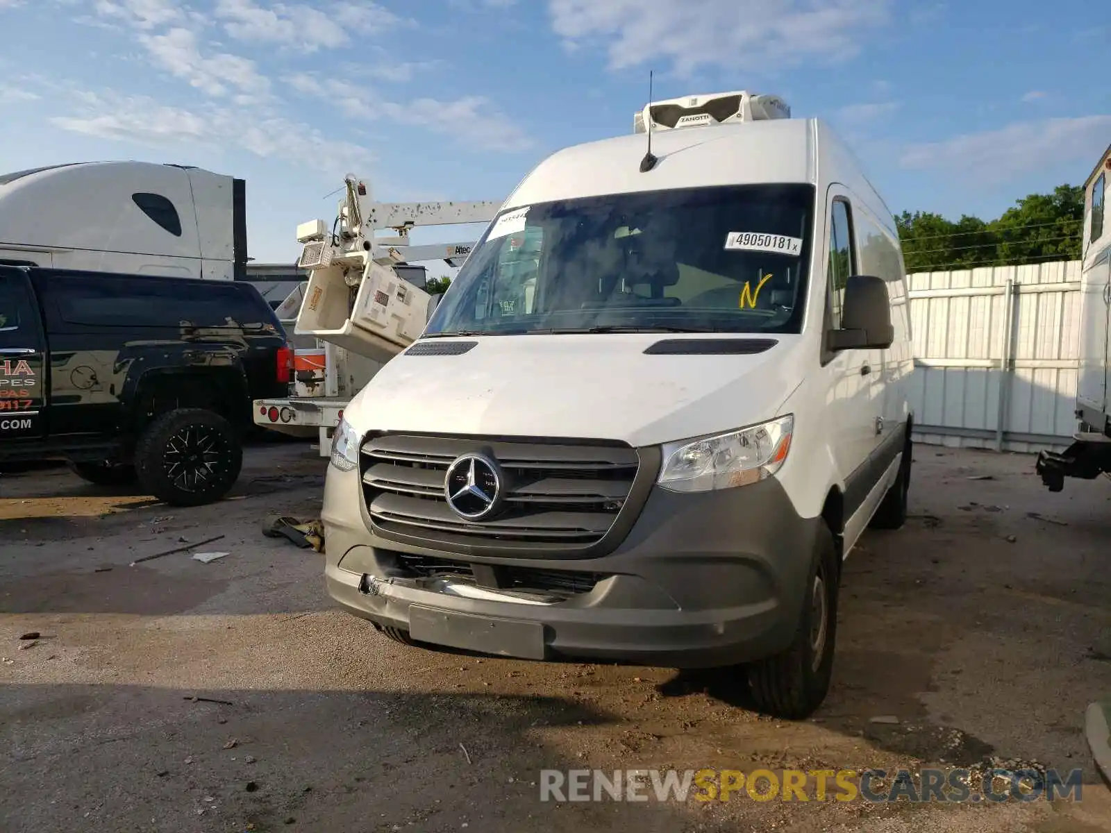 2 Photograph of a damaged car WD3PF0ED7KT006799 MERCEDES-BENZ SPRINTER 2019