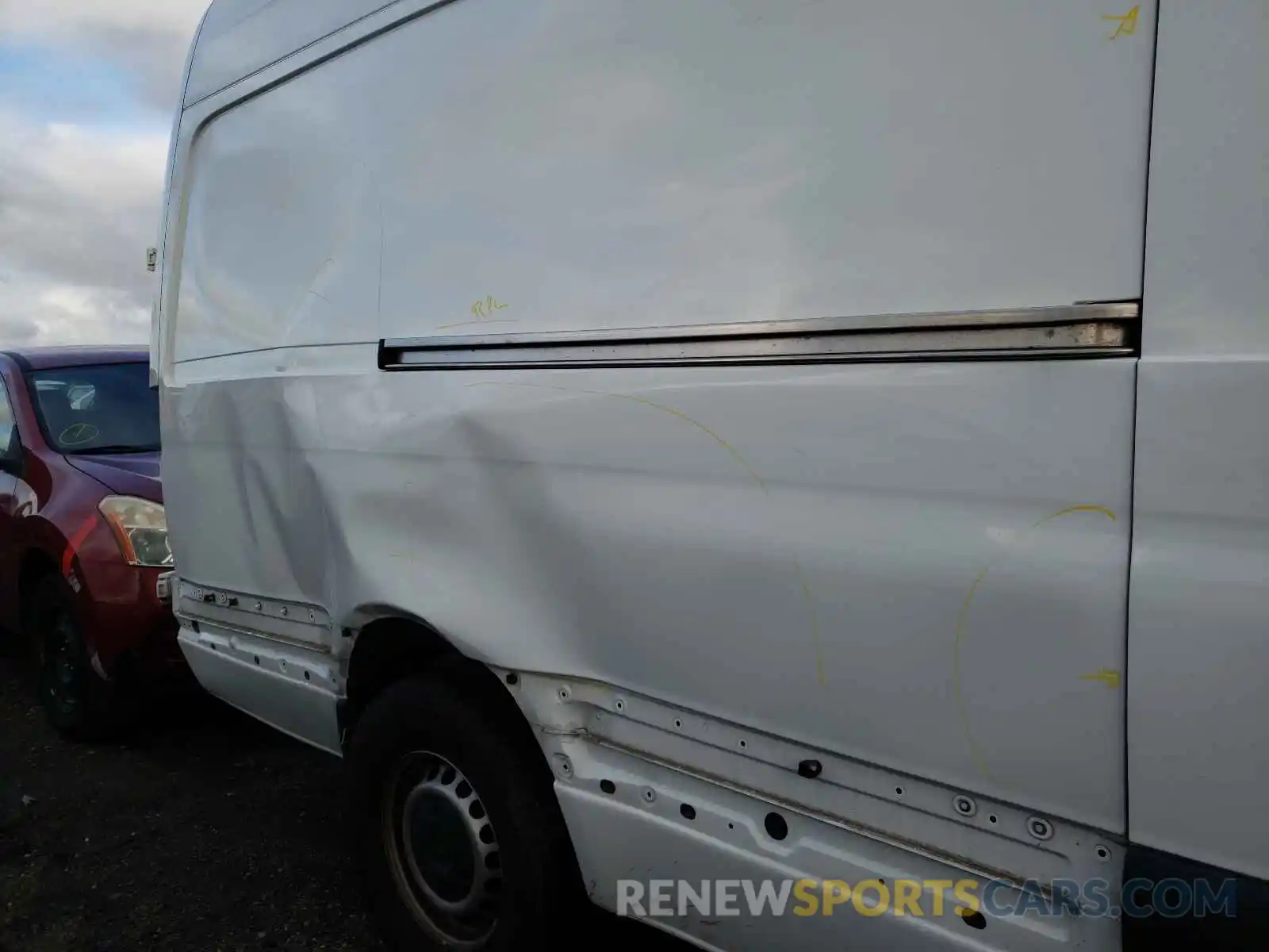 9 Photograph of a damaged car WD3PF1CD1KP186749 MERCEDES-BENZ SPRINTER 2019