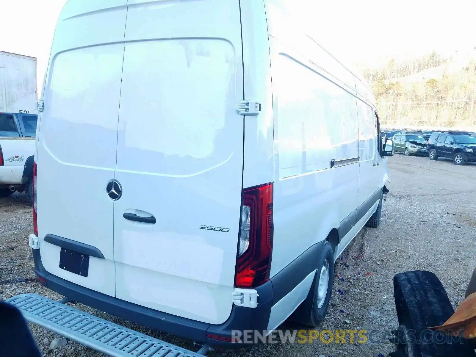 4 Фотография поврежденного автомобиля WD3PF1CD2KP097806 MERCEDES-BENZ SPRINTER 2019