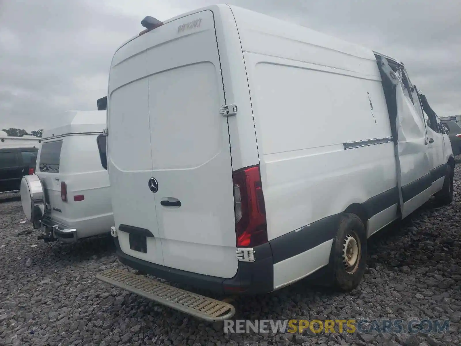 4 Фотография поврежденного автомобиля WD3PF1CD3KP067360 MERCEDES-BENZ SPRINTER 2019