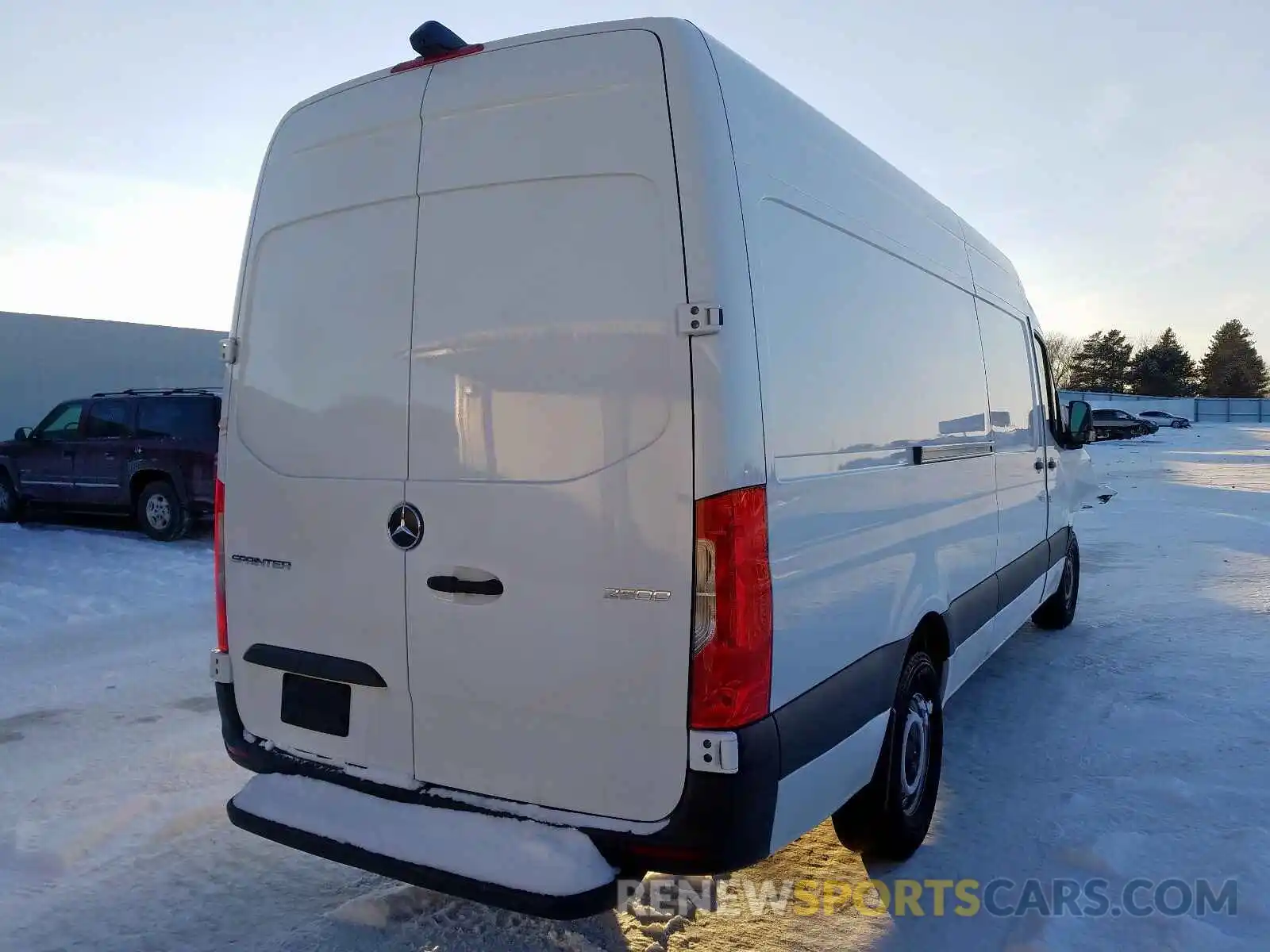 4 Фотография поврежденного автомобиля WD3PF1CD4KP055377 MERCEDES-BENZ SPRINTER 2019