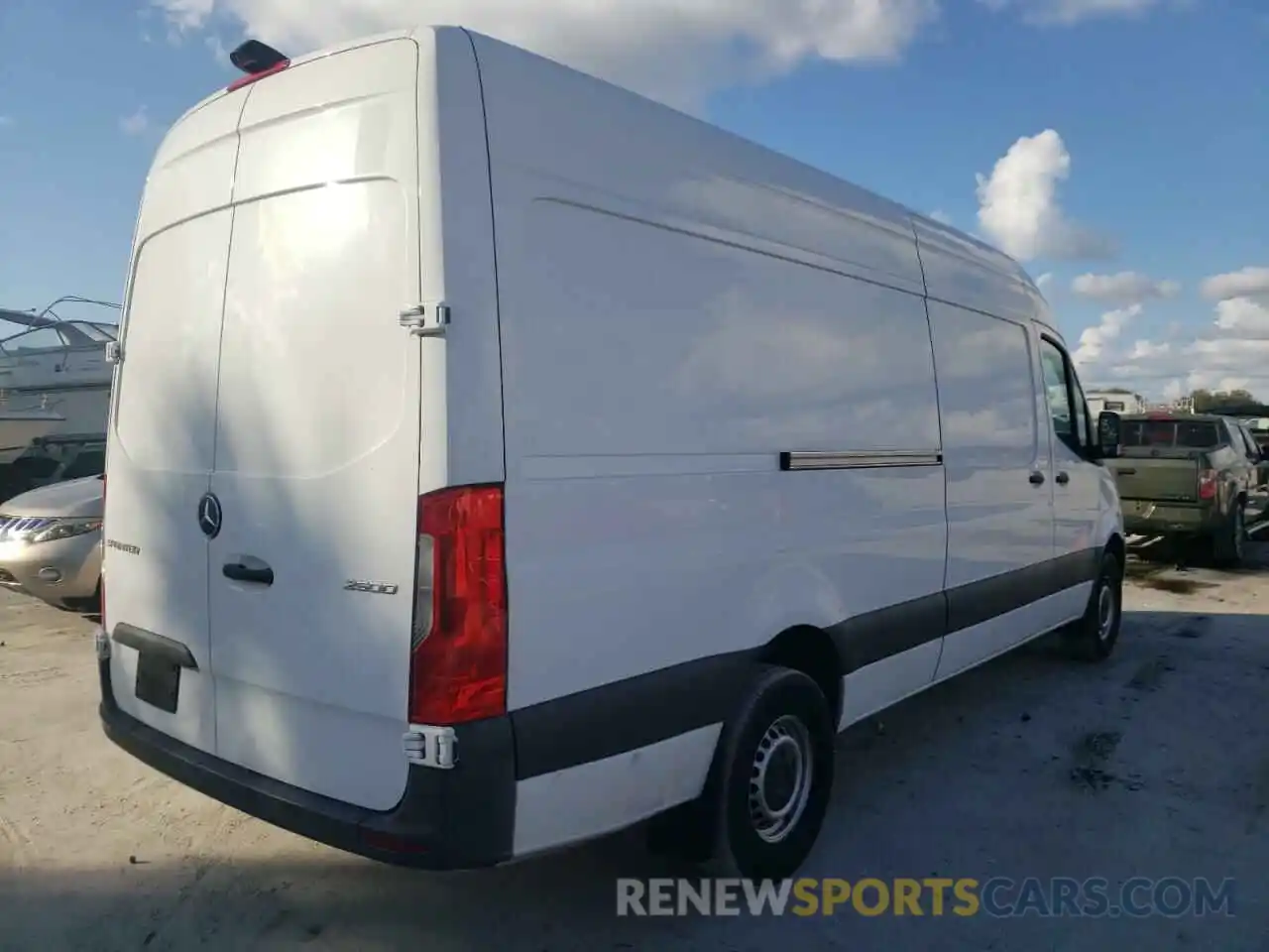 4 Фотография поврежденного автомобиля WD3PF1CD5KP055887 MERCEDES-BENZ SPRINTER 2019