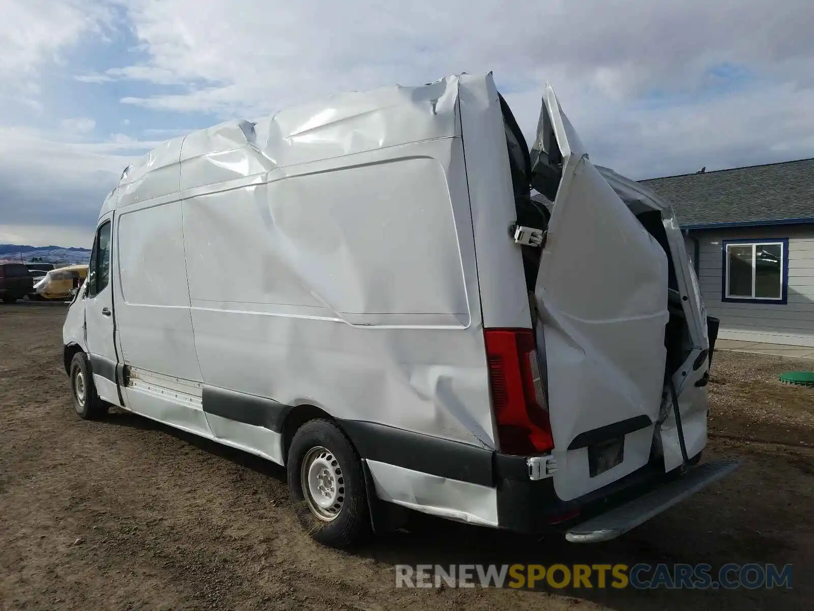 3 Фотография поврежденного автомобиля WD3PF1CD5KP067358 MERCEDES-BENZ SPRINTER 2019