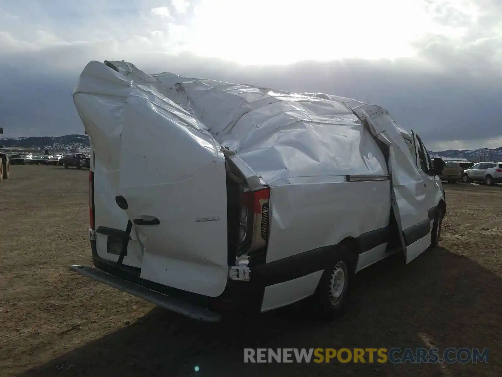 4 Photograph of a damaged car WD3PF1CD5KP067358 MERCEDES-BENZ SPRINTER 2019