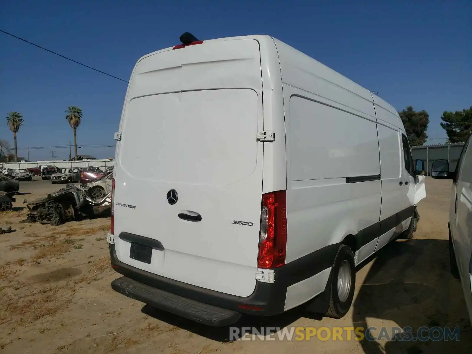 4 Photograph of a damaged car WD3PF1CD9KP044035 MERCEDES-BENZ SPRINTER 2019