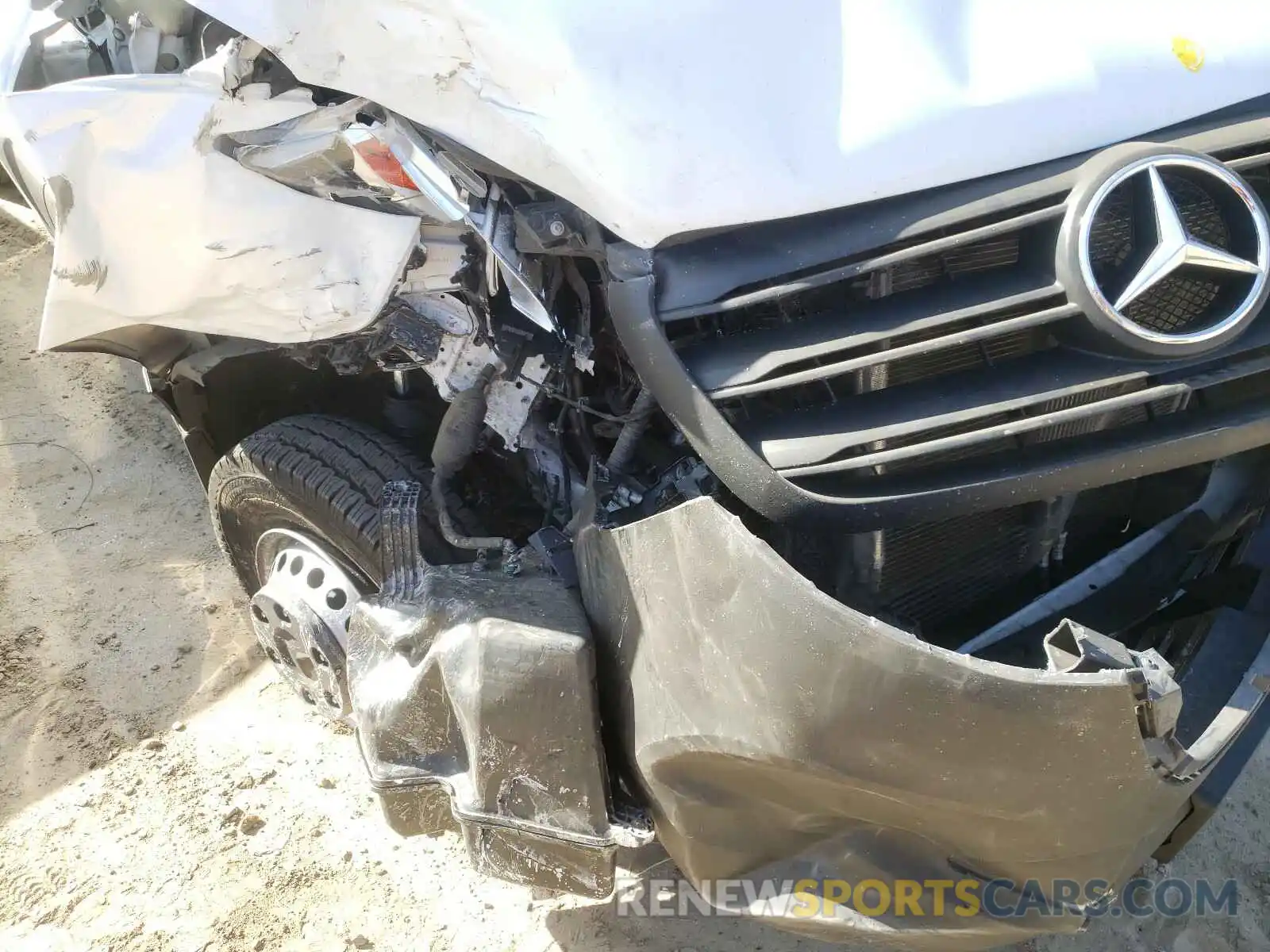 9 Photograph of a damaged car WD3PF1CD9KP044035 MERCEDES-BENZ SPRINTER 2019