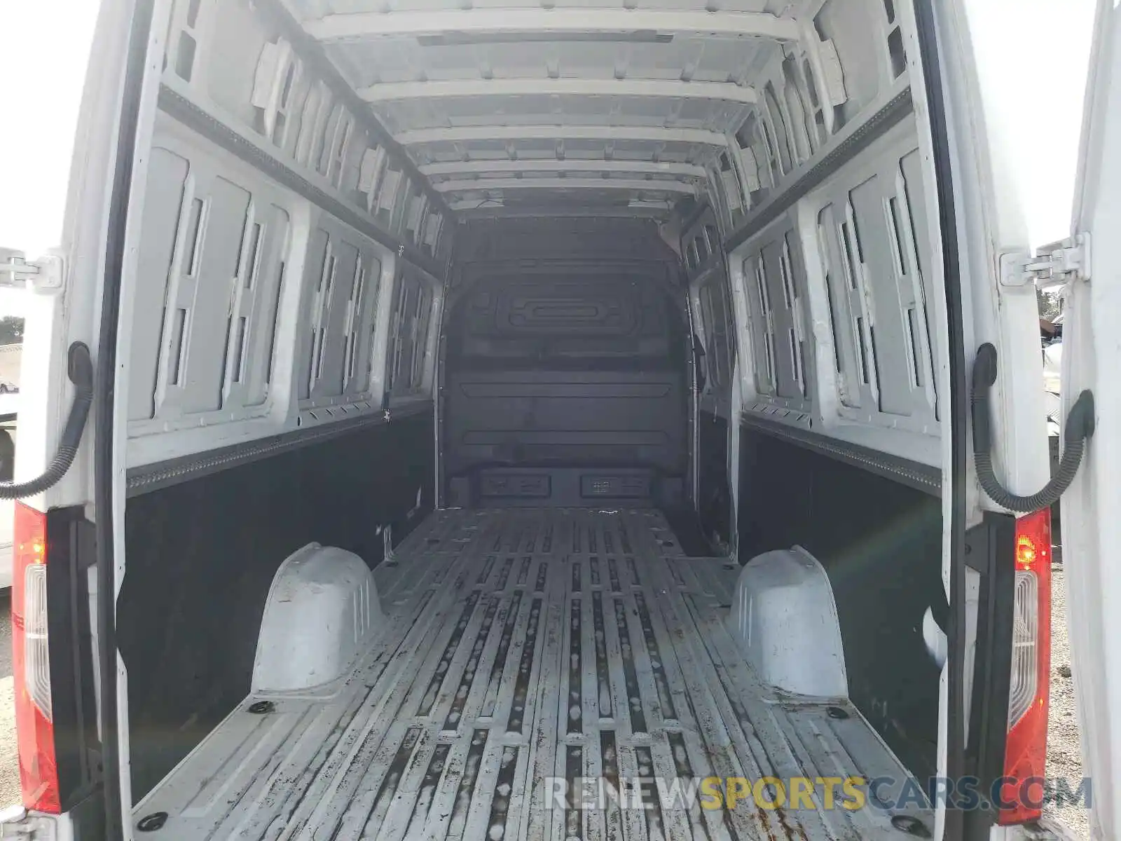 9 Фотография поврежденного автомобиля WD3PF1CD9KP048649 MERCEDES-BENZ SPRINTER 2019